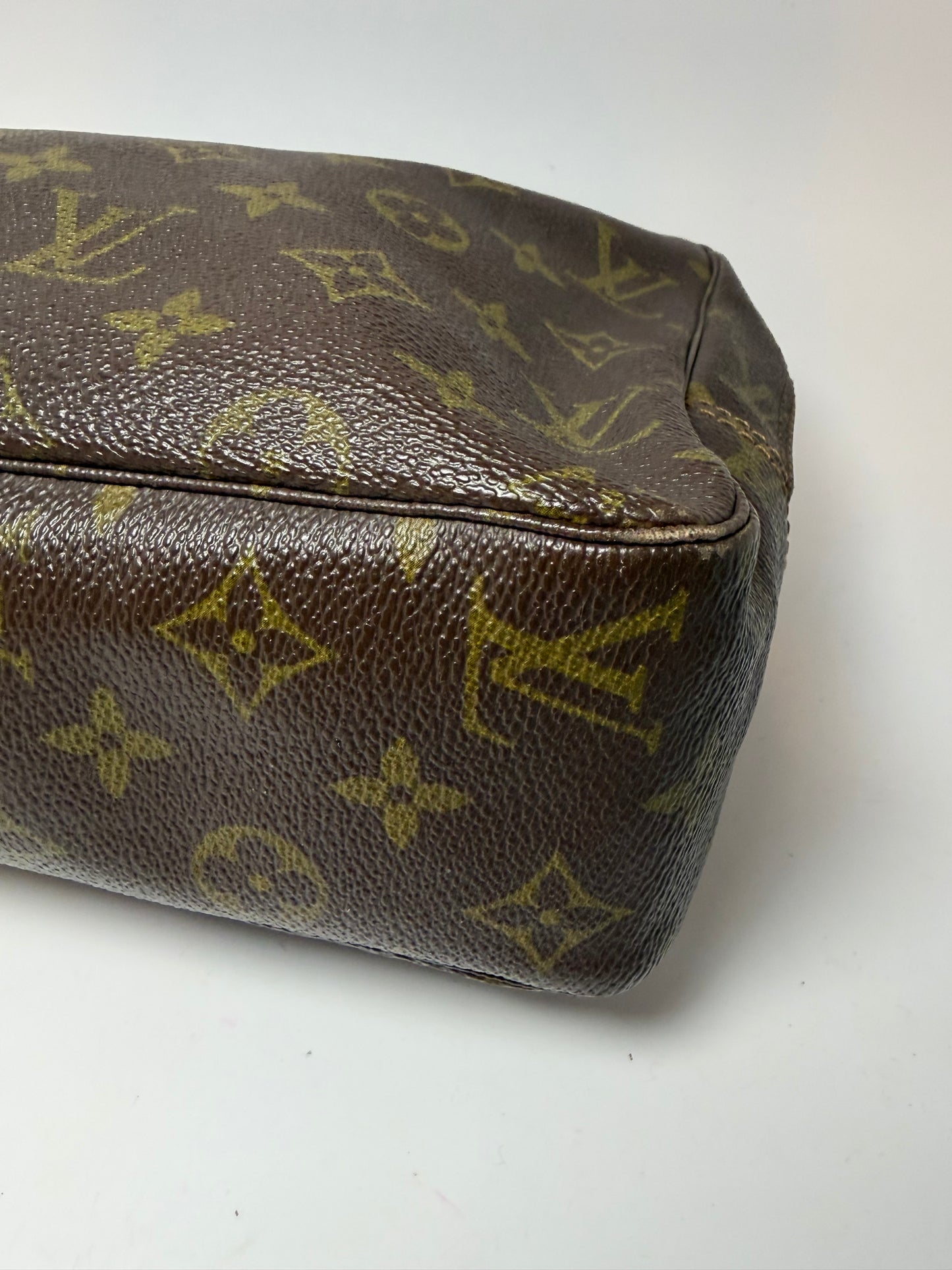 Louis Vuitton Trousse 28 Monogram Pouch/Toiletry Bag