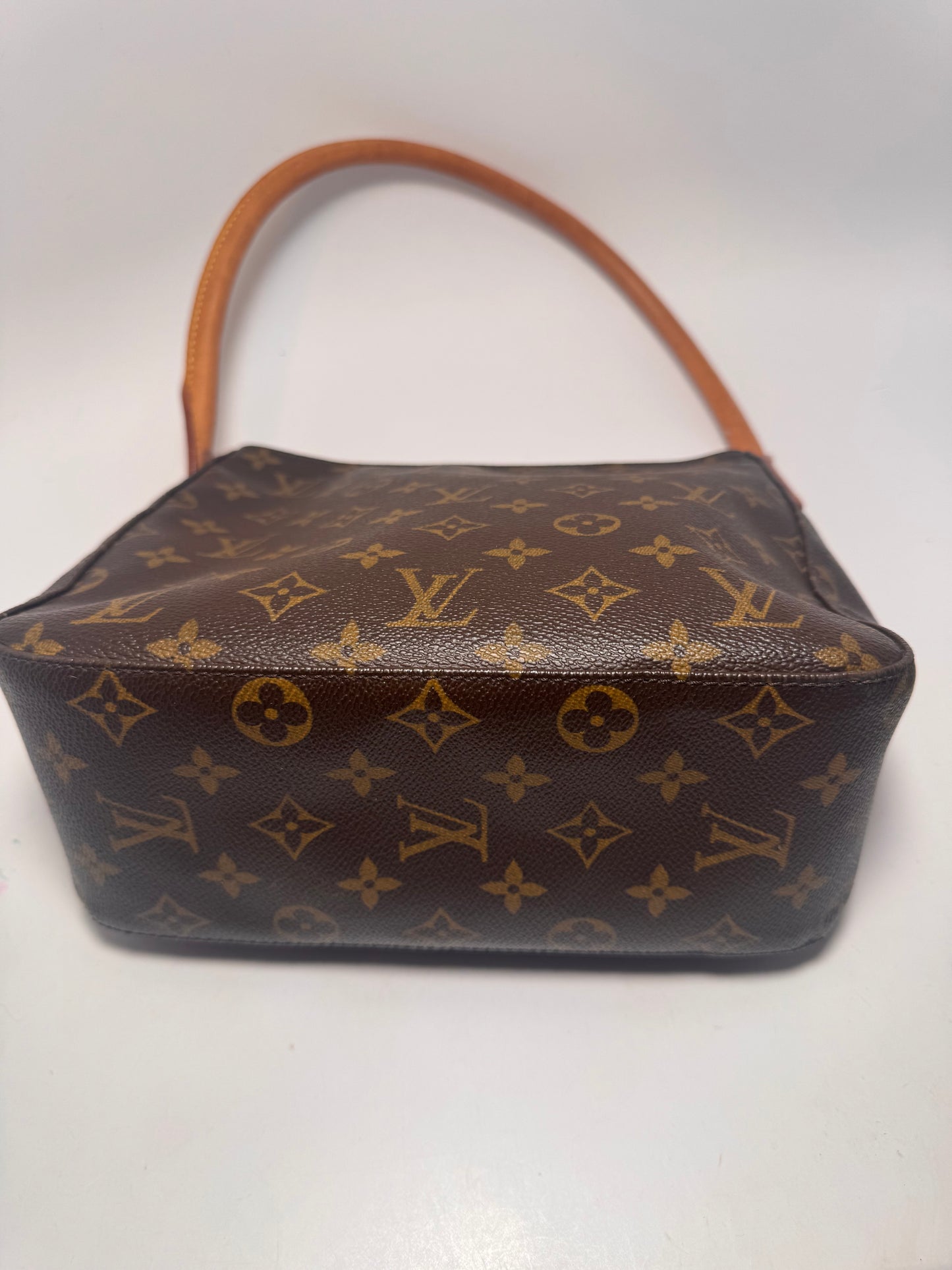 Louis Vuitton Looping MM Monogram Shoulder Bag