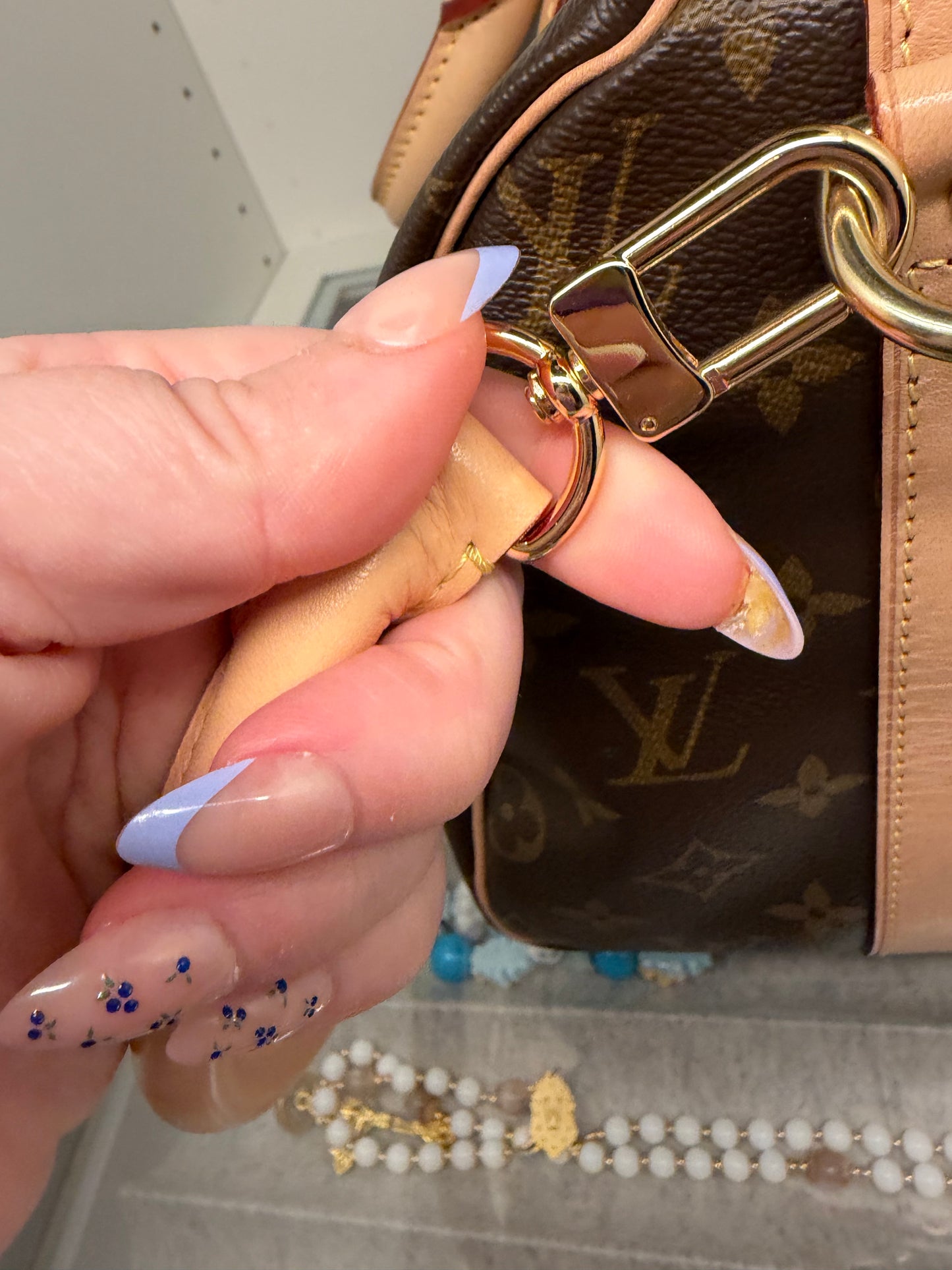 Louis Vuitton Speedy 30 Bandoulière Monogram w/COA Excellent Condition
