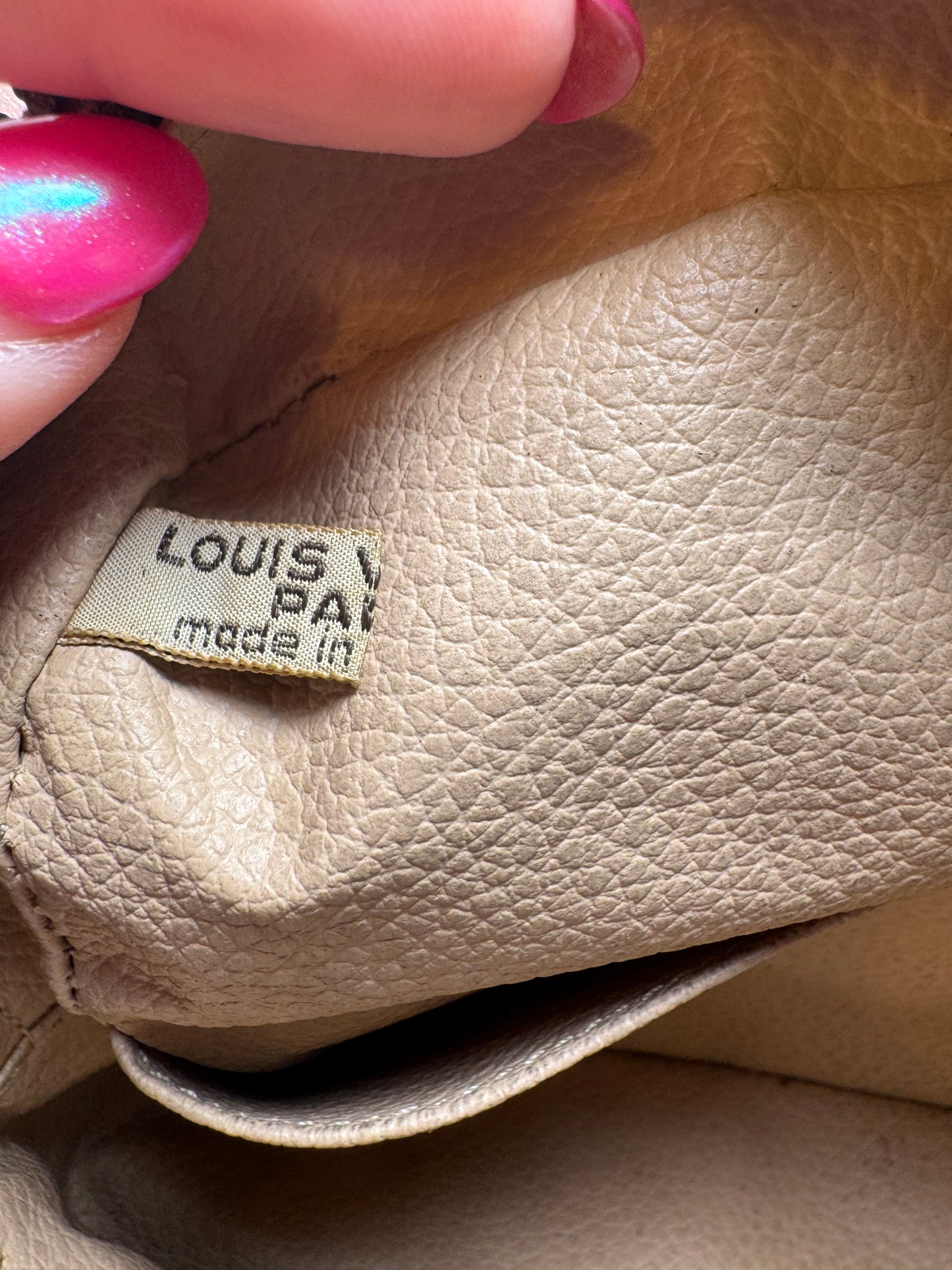 Louis Vuitton Trousse 28 Monogram Toiletry Bag/Makeup Pouch