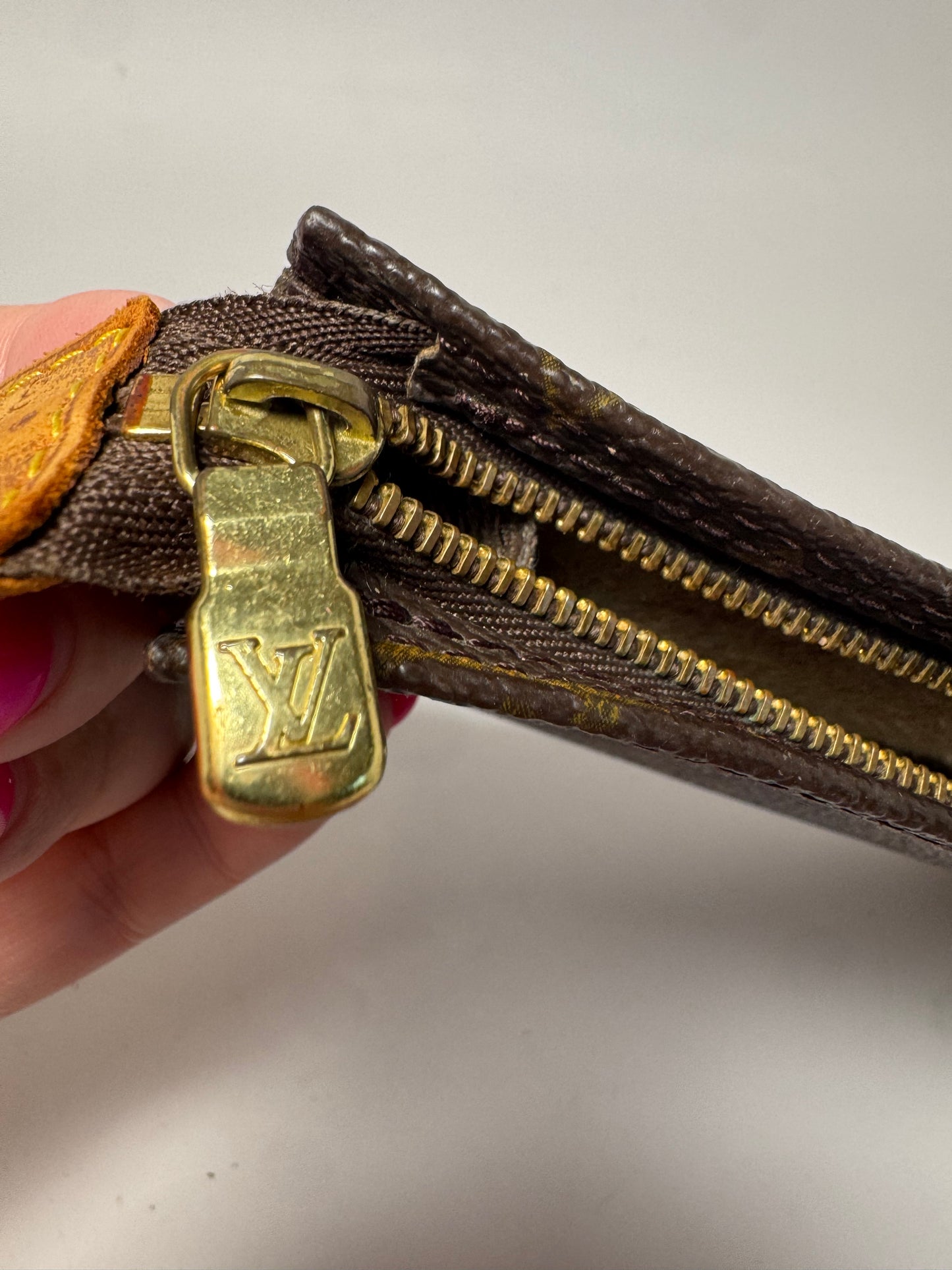 Louis Vuitton Bucket GM Toiletry Bag Monogram w/Certificate of Authenticity