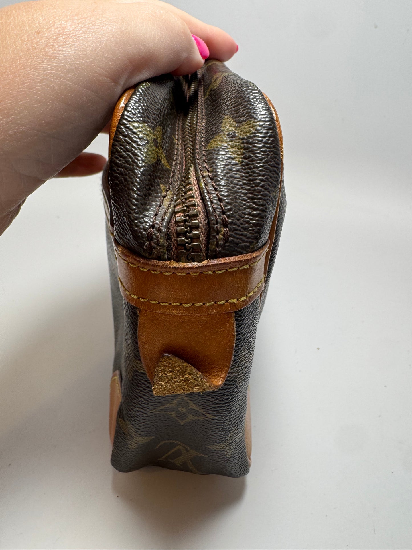 Louis Vuitton Compiegne 28 Pouch/Toiletry Bag