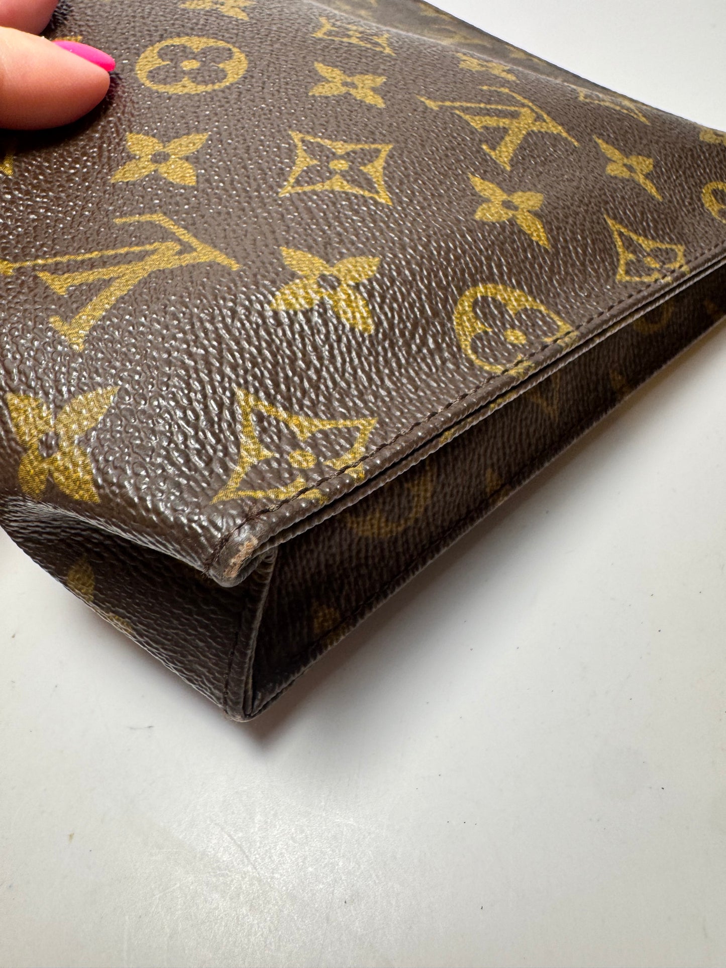 Louis Vuitton Toiletry 26 Pouch Monogram Makeup Bag