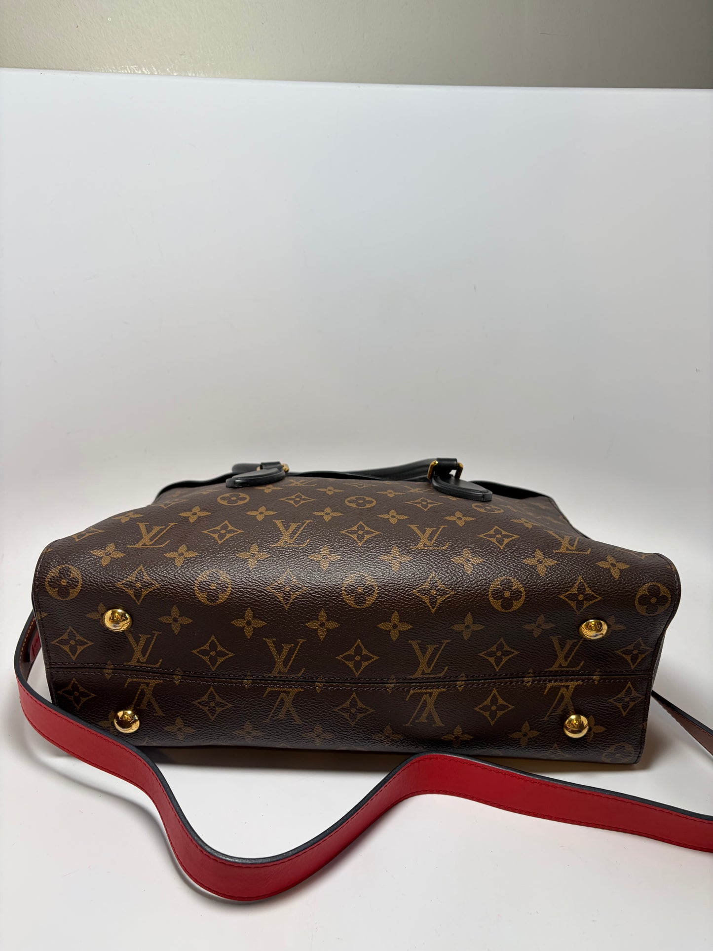 Louis Vuitton Tuileries Monogram Handbag/Shoulder Bag Monogram