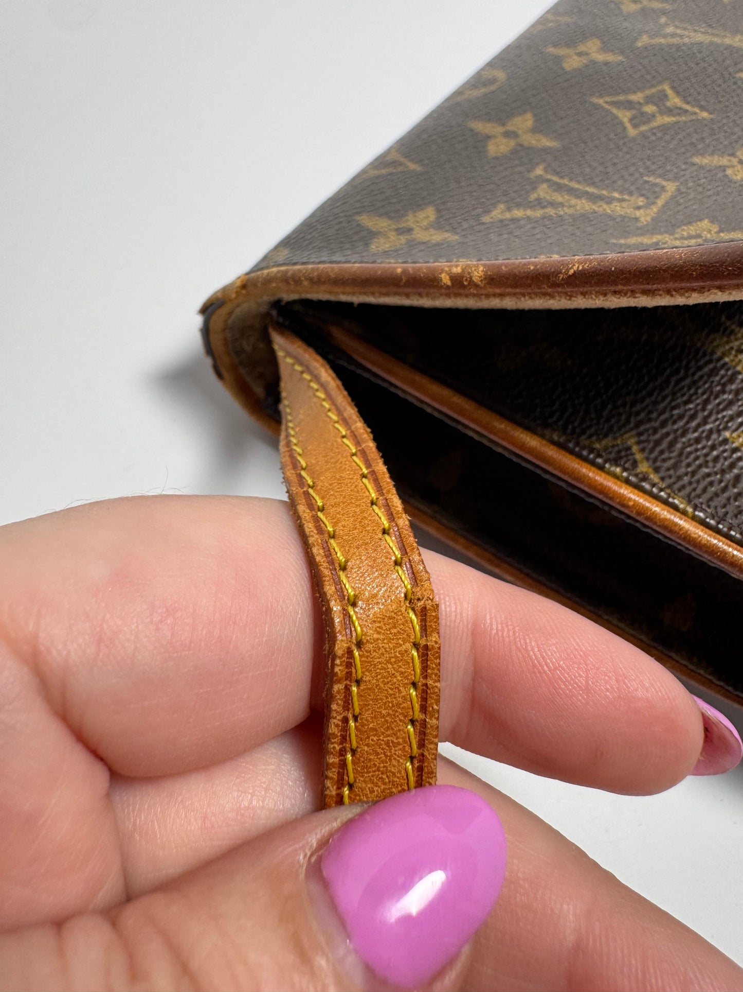 Louis Vuitton Twin Pochette GM Crossbody in Monogram | Fair Condition