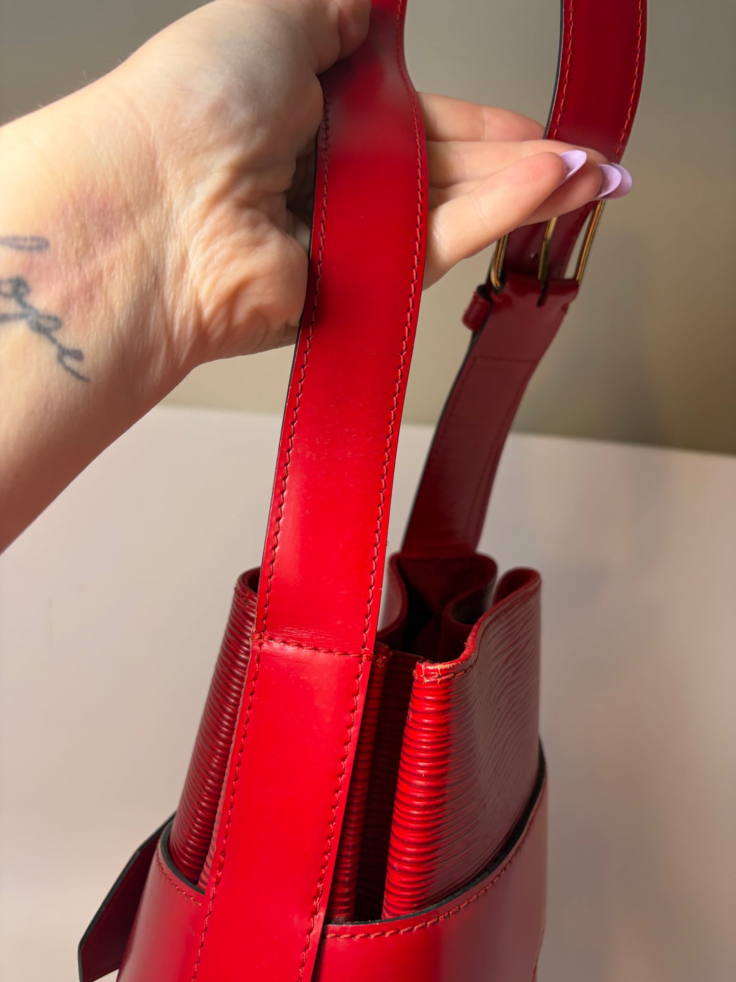 Louis Vuitton Sac D’Epaule GM Castillan Red Epi Leather Shoulder Bag