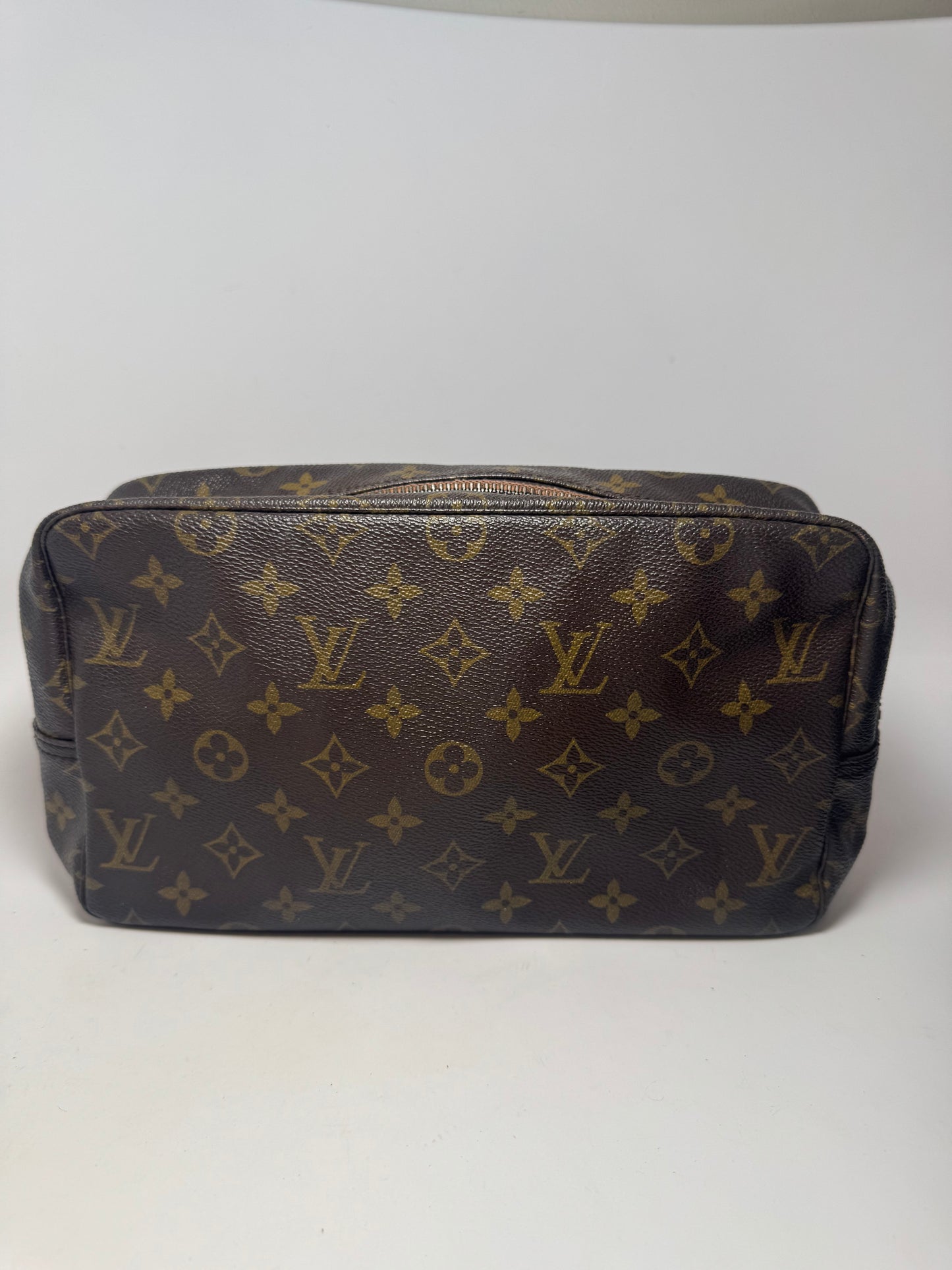 Louis Vuitton Trousse 28 Monogram Toiletry Bag/Makeup Pouch