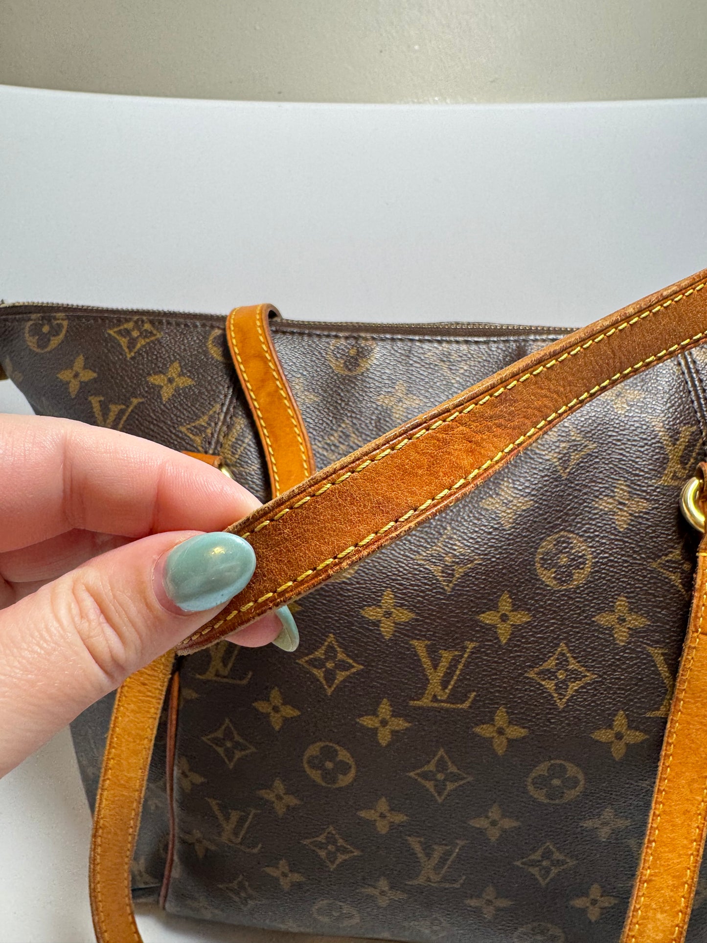 Louis Vuitton Totally MM Monogram Tote