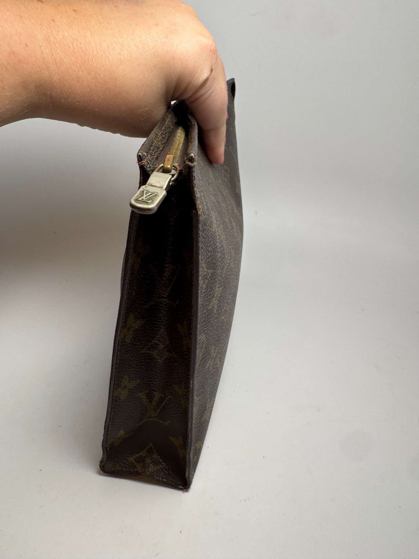 Louis Vuitton Toiletry Pouch 26 Monogram