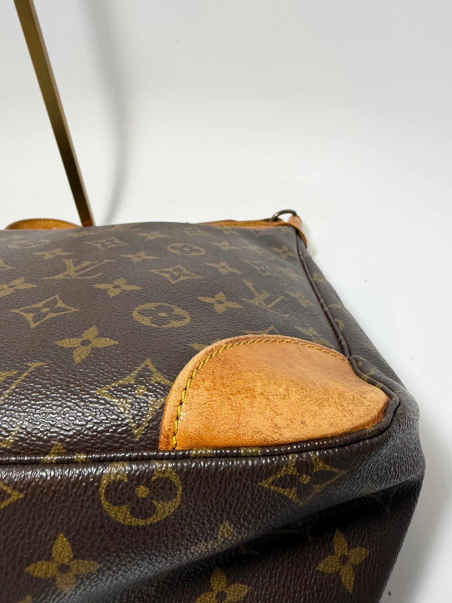 Louis Vuitton Boulogne 30 Monogram Shoulder Bag - Pre Date Code