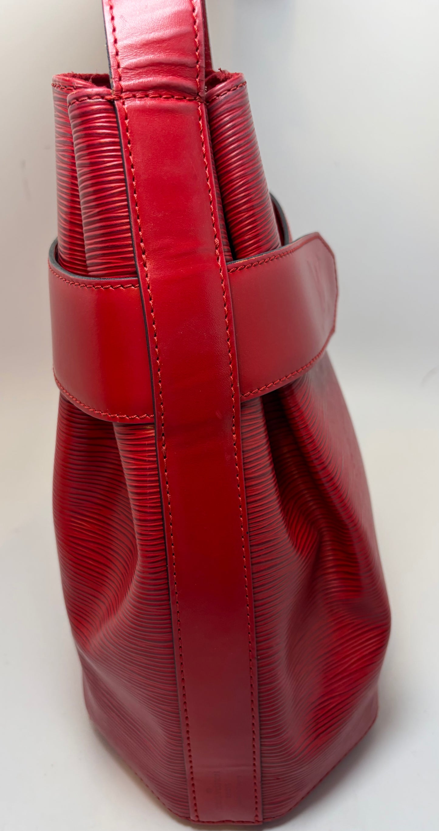 Louis Vuitton Sac D’Epaule PM Castillan red epi leather shoulder bag