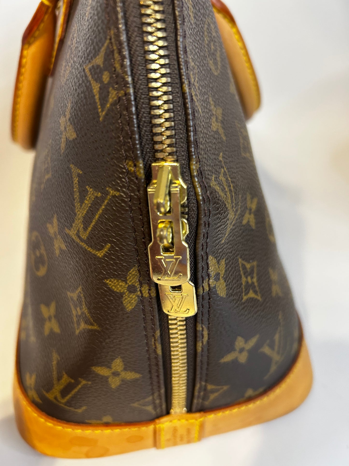 Louis Vuitton Alma PM Monogram