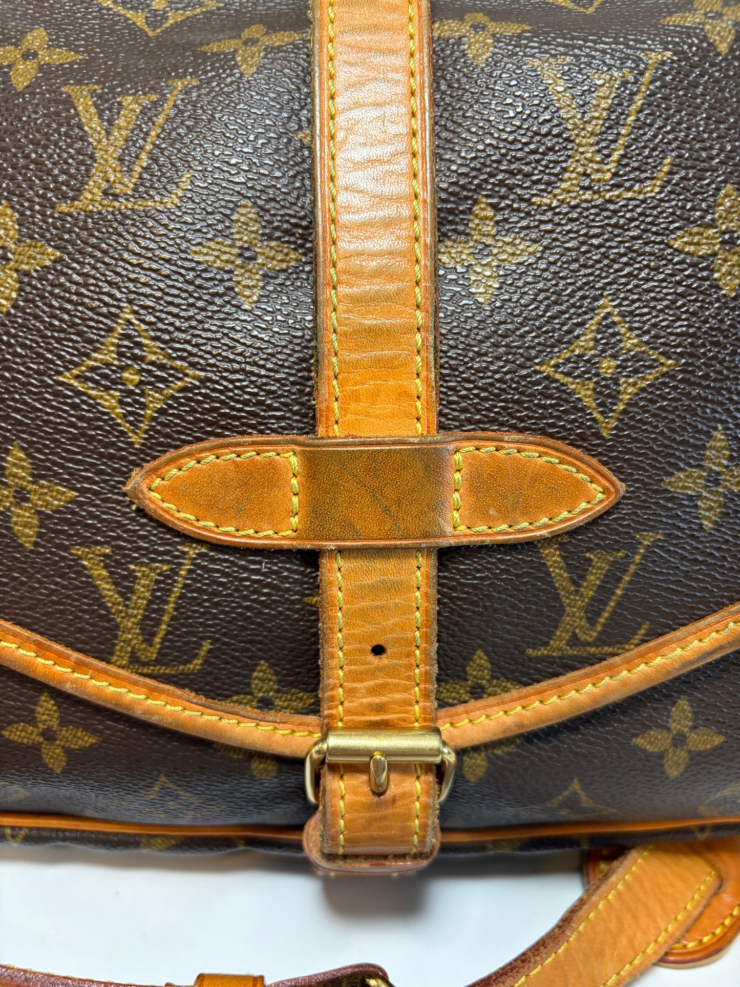 Louis Vuitton Saumur 30 Monogram Crossbody w/COA