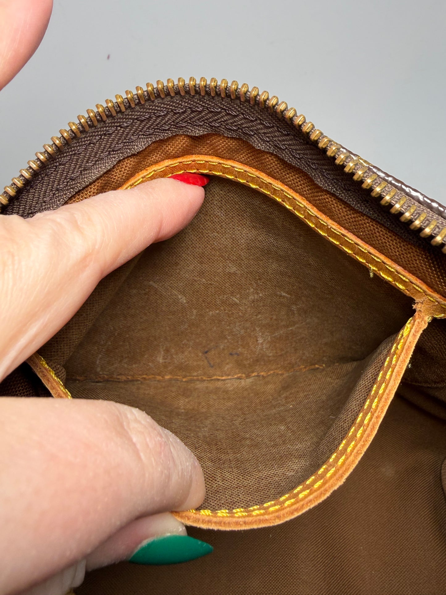 Louis Vuitton Speedy 25 Monogram June 1994 - Vintage