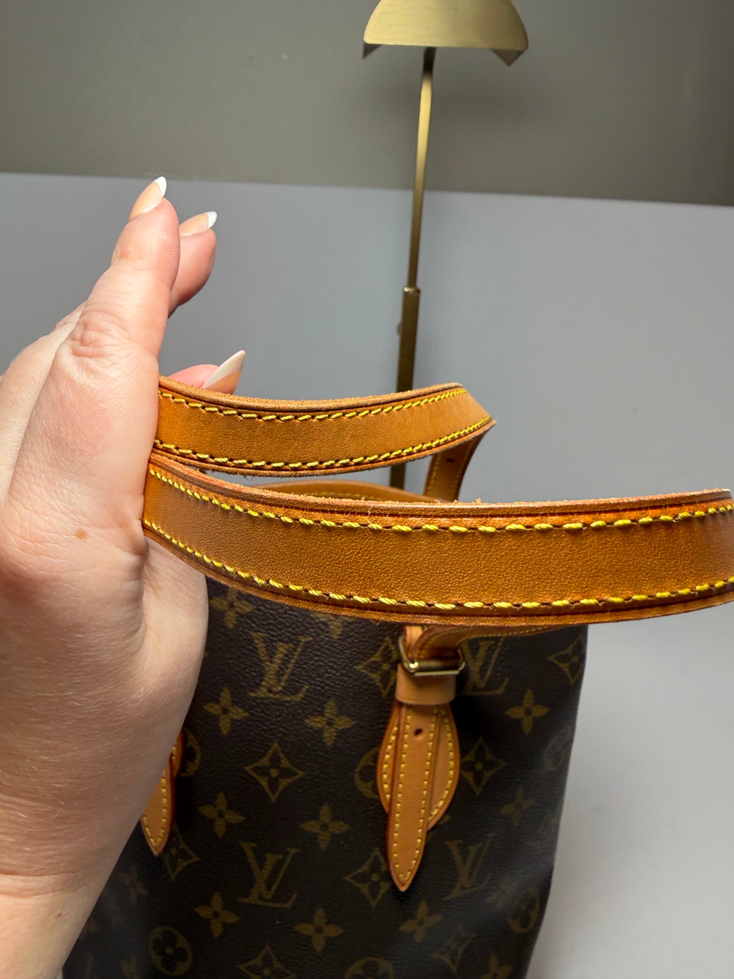 Louis Vuitton Petit Bucket PM Monogram Tote/Shoulder Bag