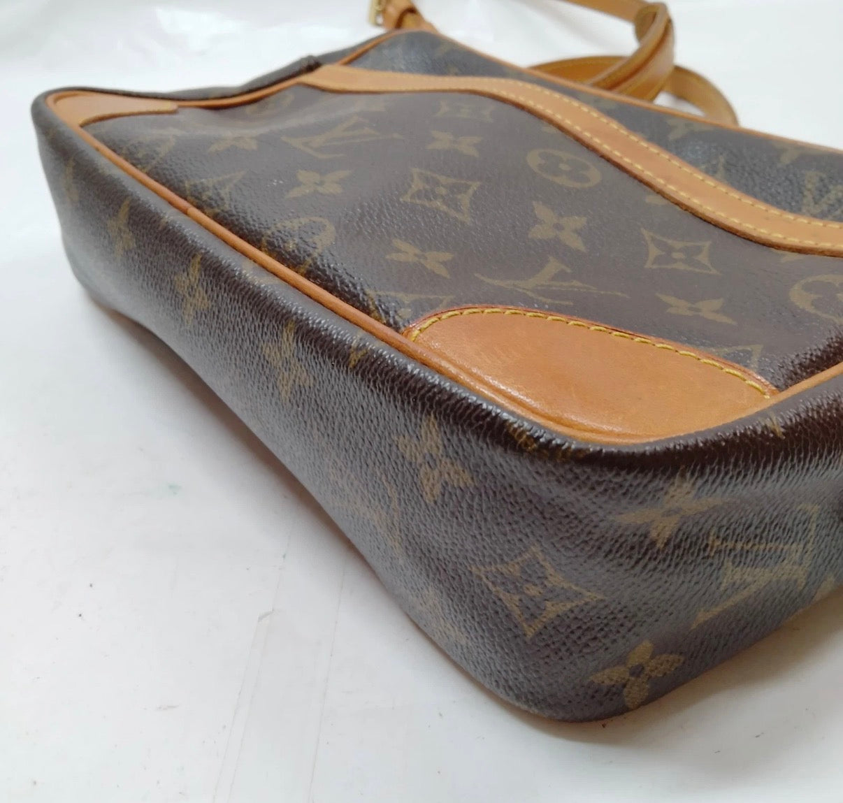 Louis Vuitton Trocadero 27 Monogram Crossbody