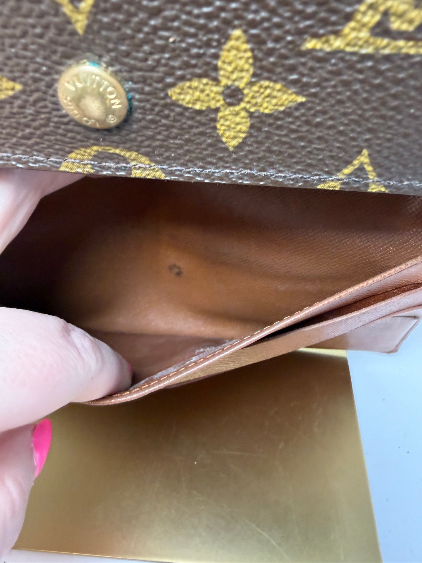 Louis Vuitton Sarah Porte Tressor International Trifold Monogram Wallet