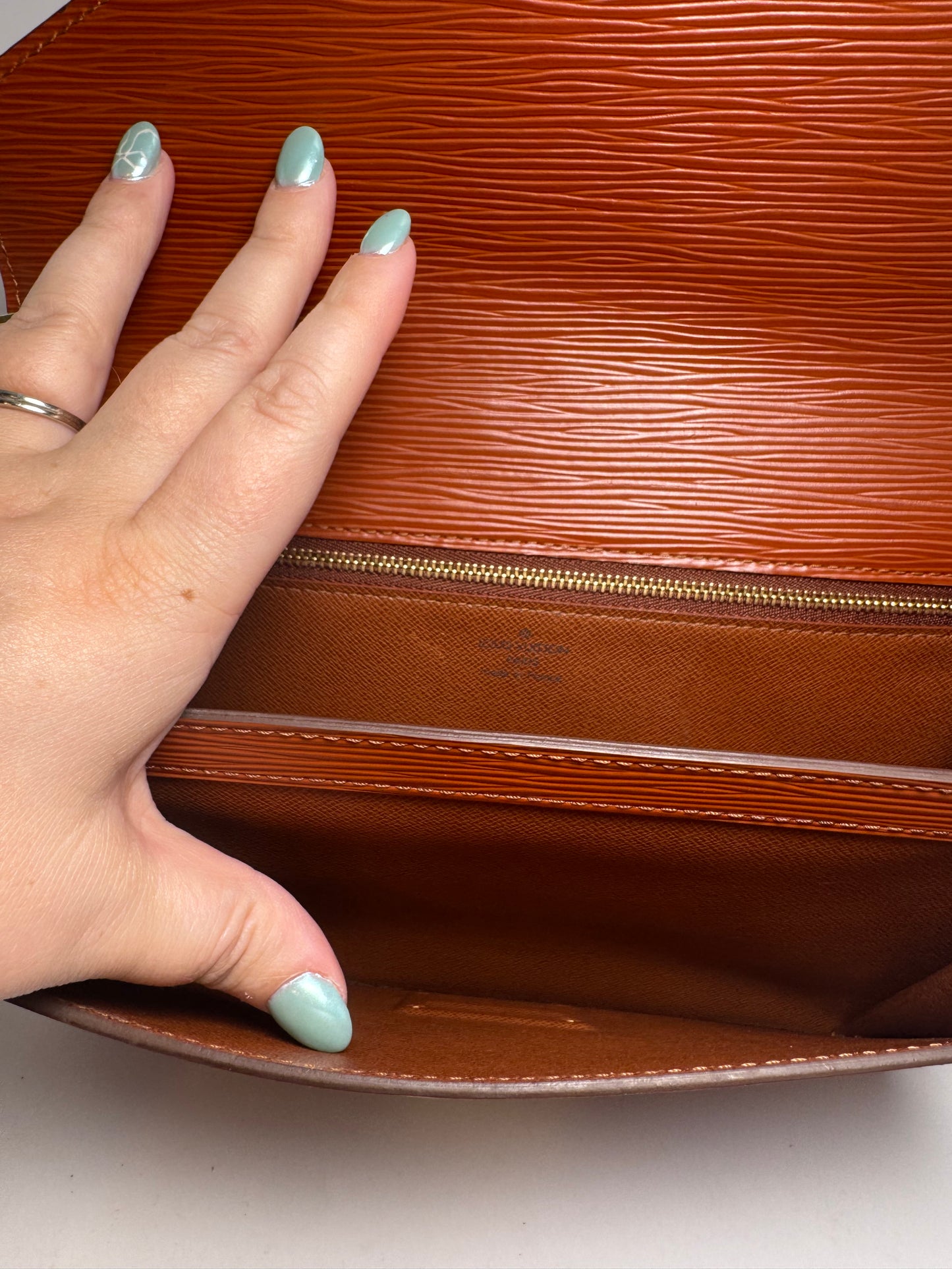 Louis Vuitton Epi Serie Draggone Clutch/Wristlet