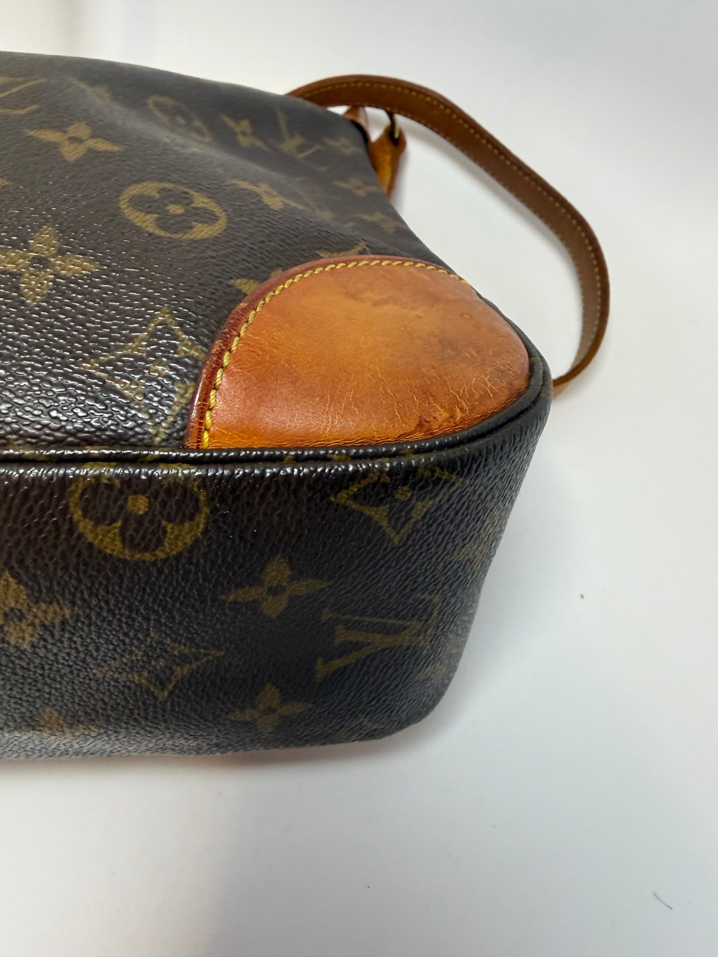 Louis Vuitton Boulogne 30 Monogram Shoulder Bag