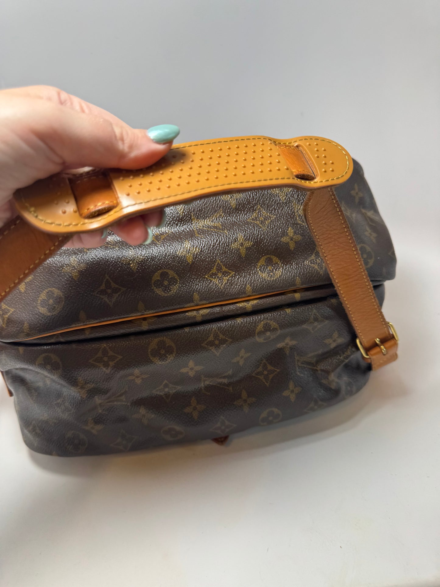 Louis Vuitton Saumur 35 Monogram Crossbody/Shoulder Bag