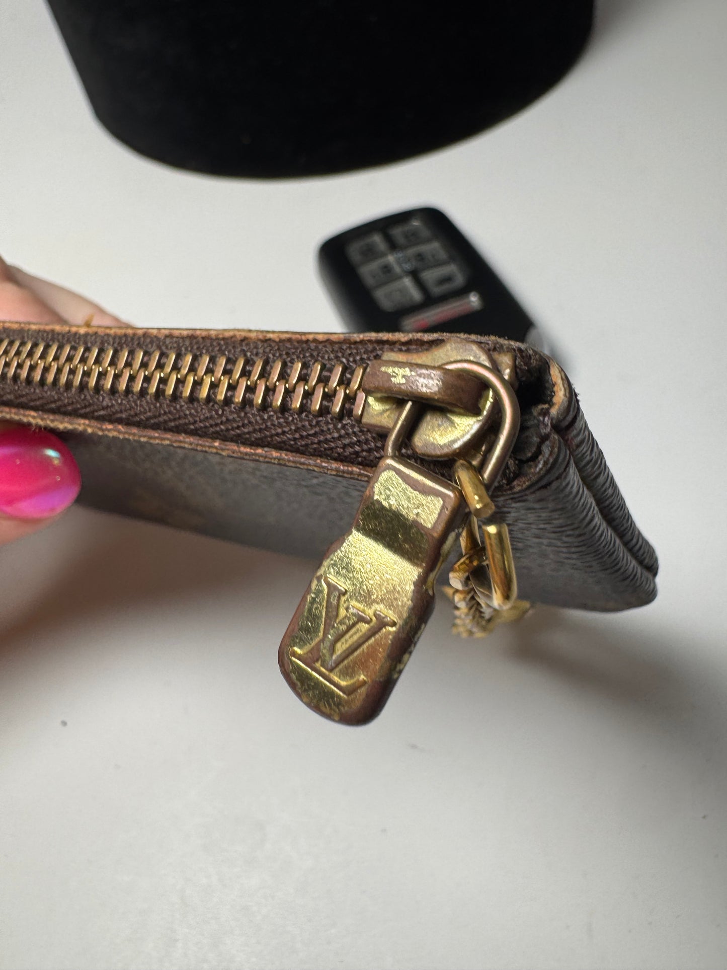 Louis Vuitton Monogram Key Pouch/Key Cles Fair Condition