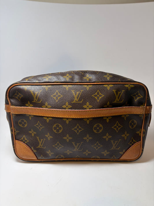 Louis Vuitton Compeigne 28 Monogram Travel/Toiletry Bag Clutch
