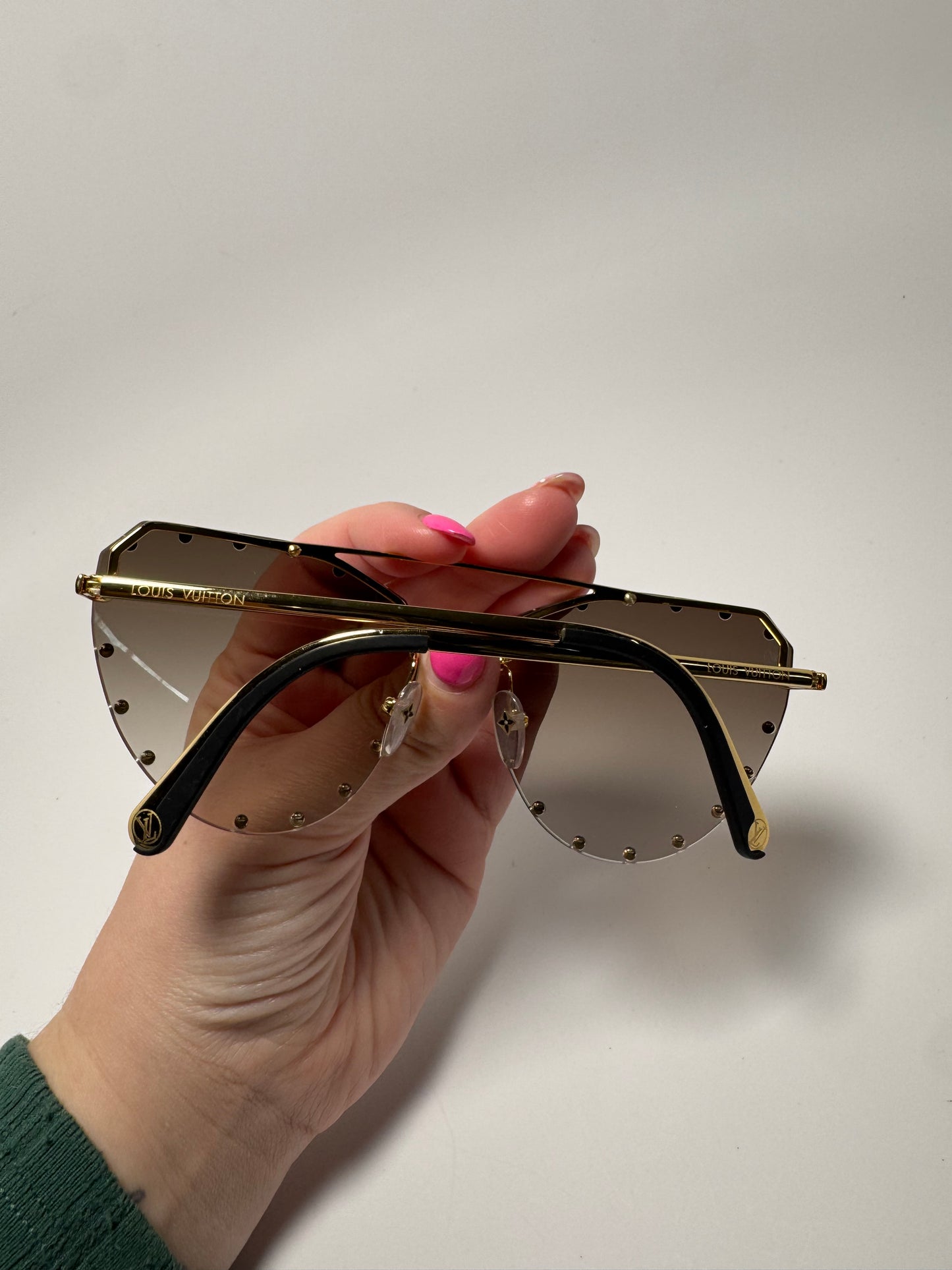 Louis Vuitton The Party Aviator Sunglasses – Gradient Brown with Gold Accents