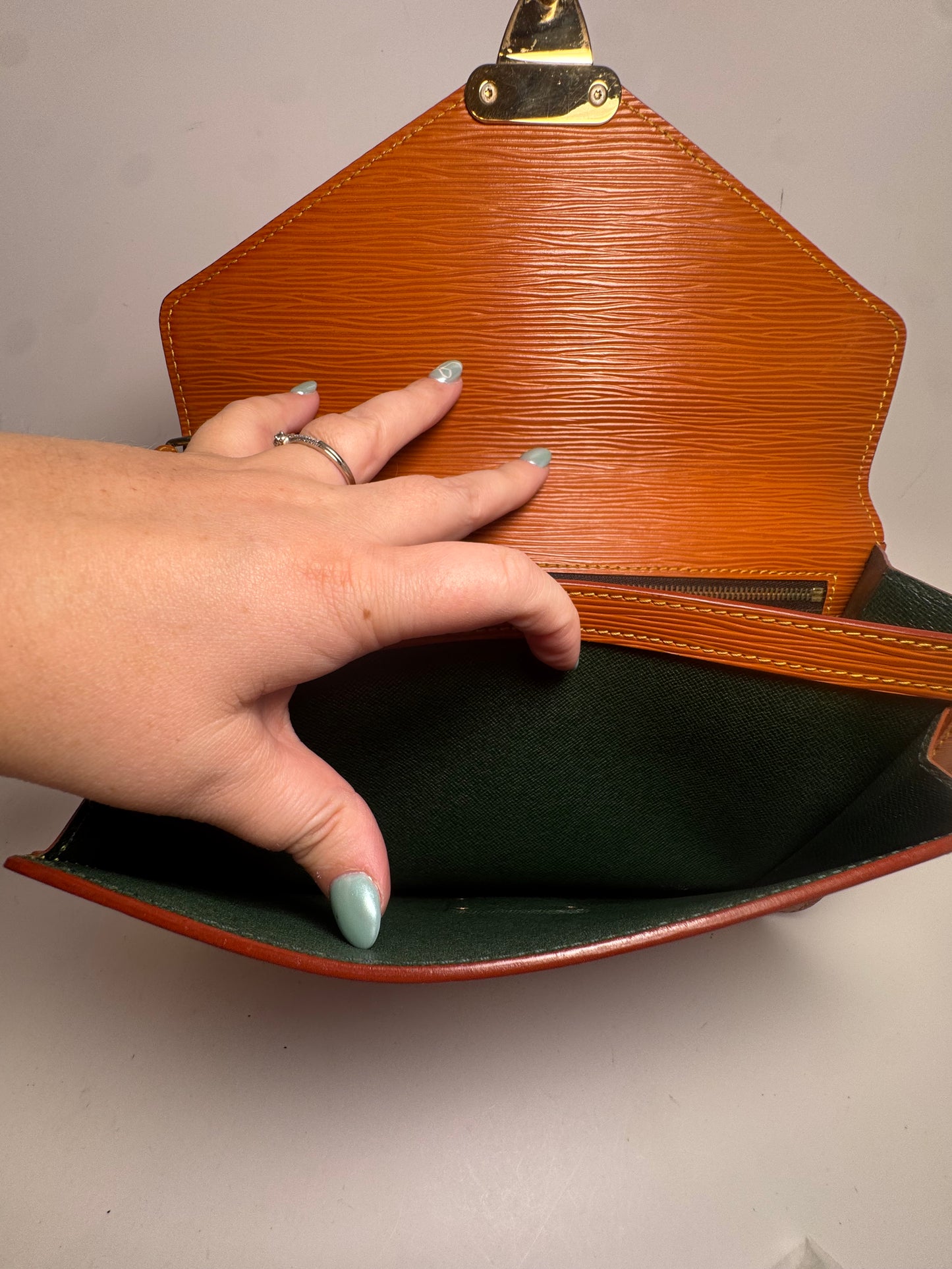 Louis Vuitton Epi Serie Draggone Clutch/Wristlet