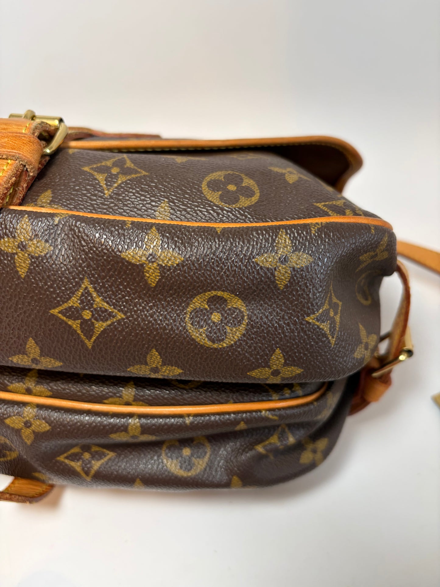 Louis Vuitton Saumur 30 Monogram Crossbody w/COA