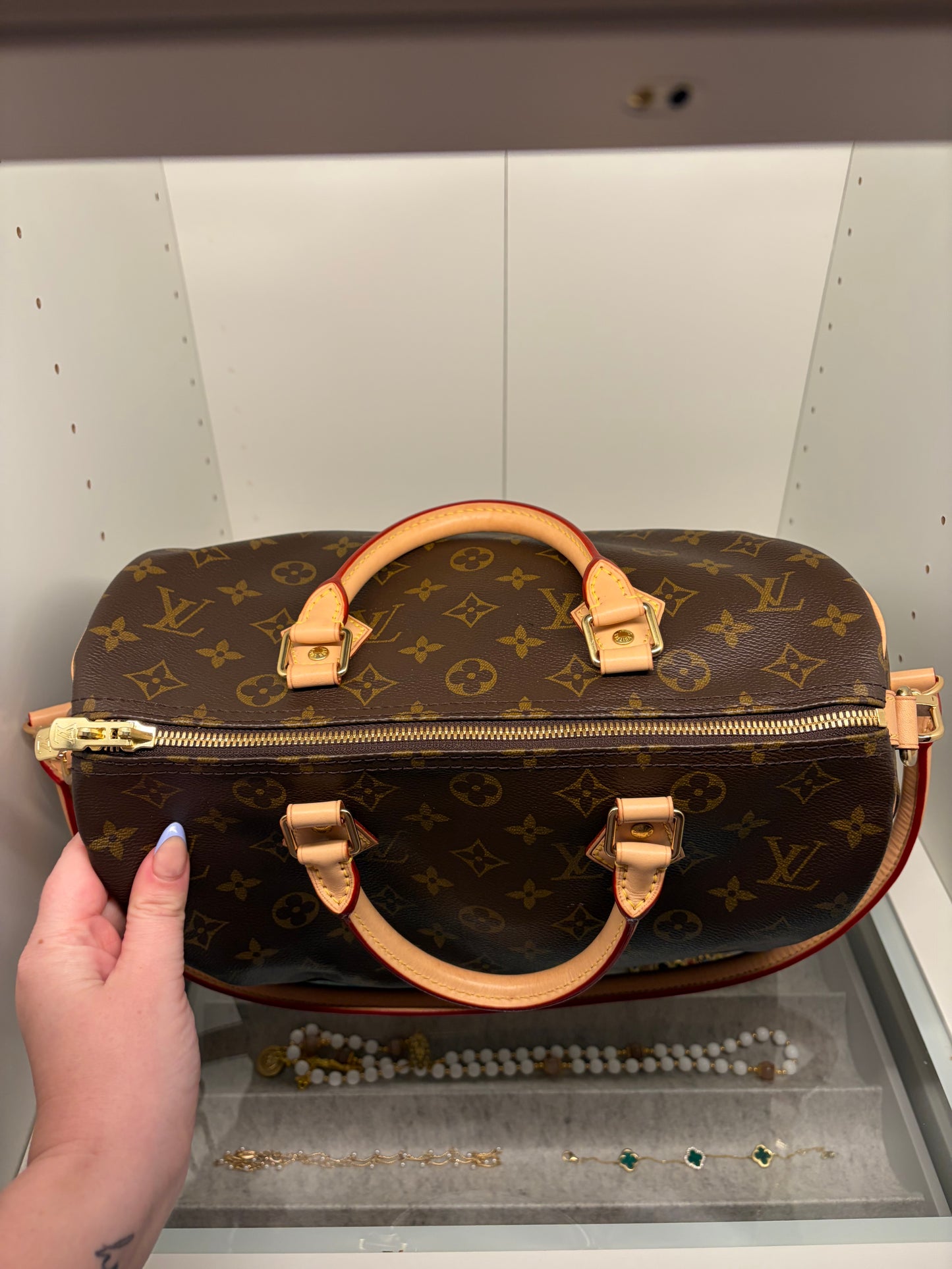 Louis Vuitton Speedy 30 Bandoulière Monogram w/COA Excellent Condition