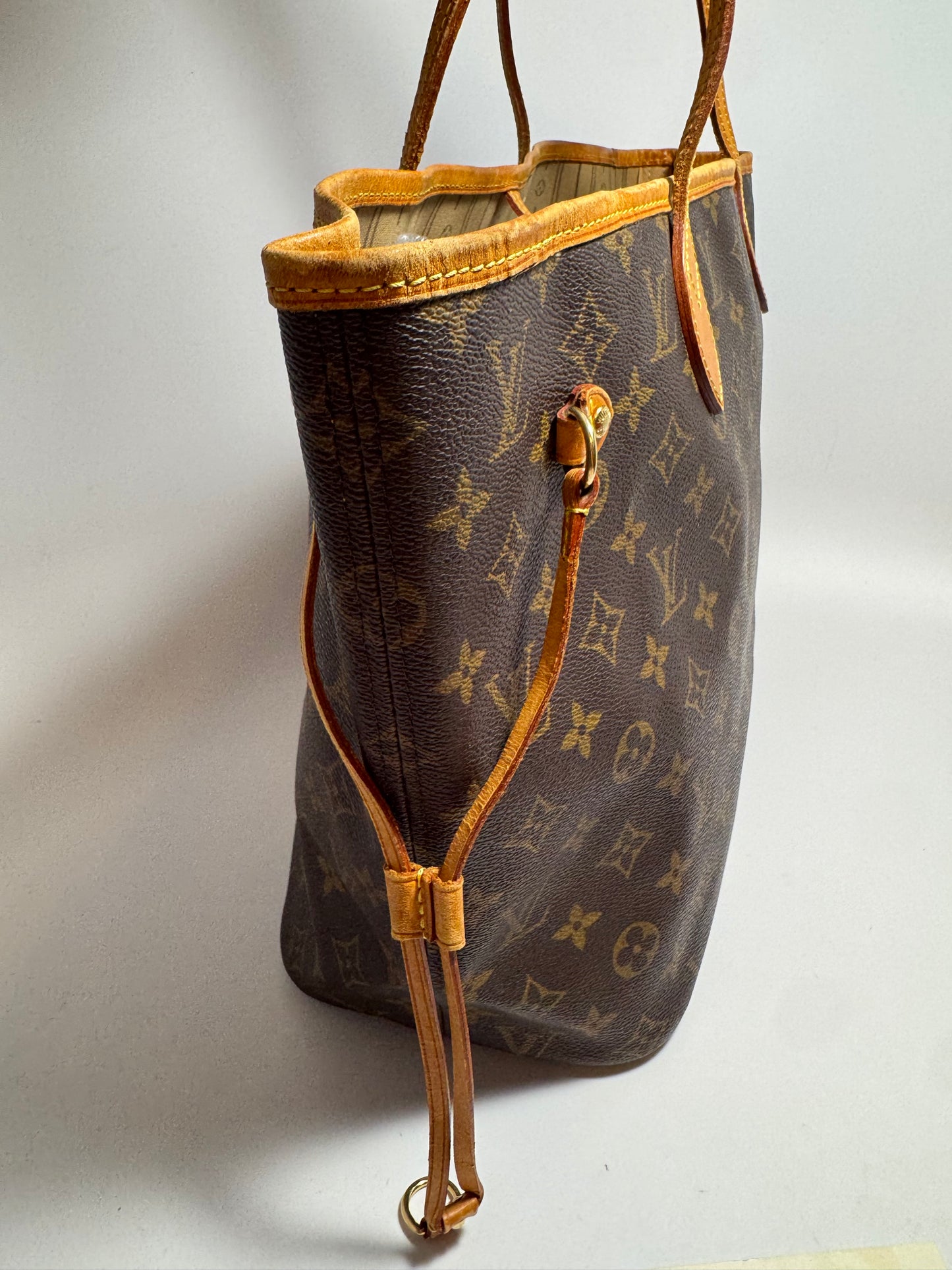Louis Vuitton Neverfull MM Monogram Tote Bag