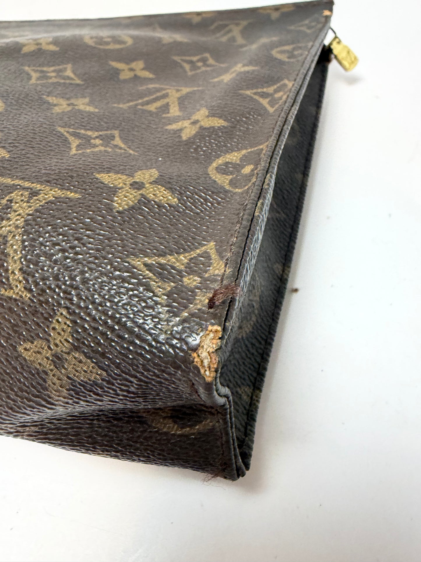 Louis Vuitton Toiletry Pouch 26 Monogram