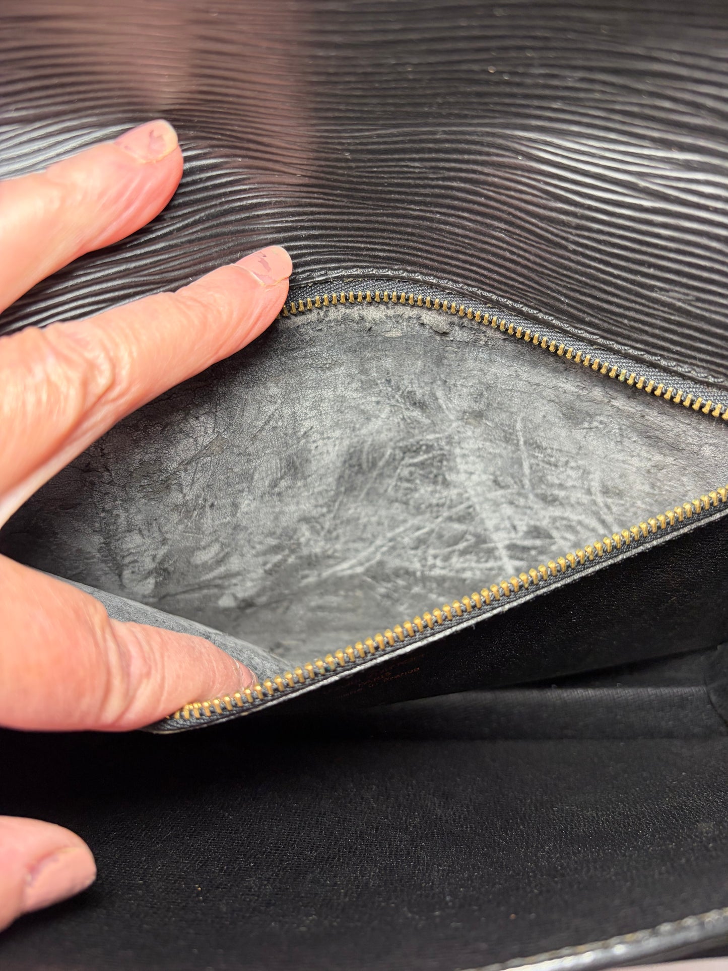 Louis Vuitton Pochette Sellier Draggone Clutch/Wristlet Black Epi Leather