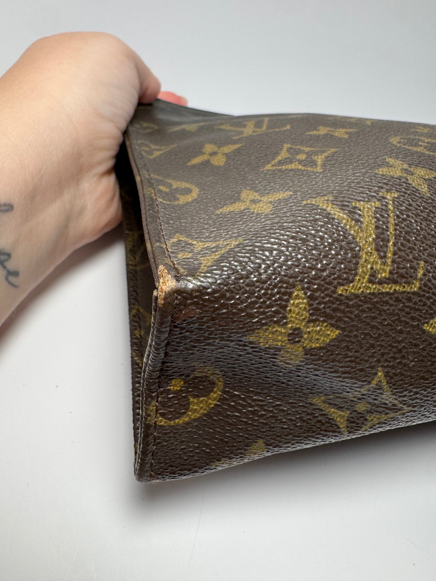 Louis Vuitton Monogram Trousse Toilette 26 – Vintage 1988 – Made in France