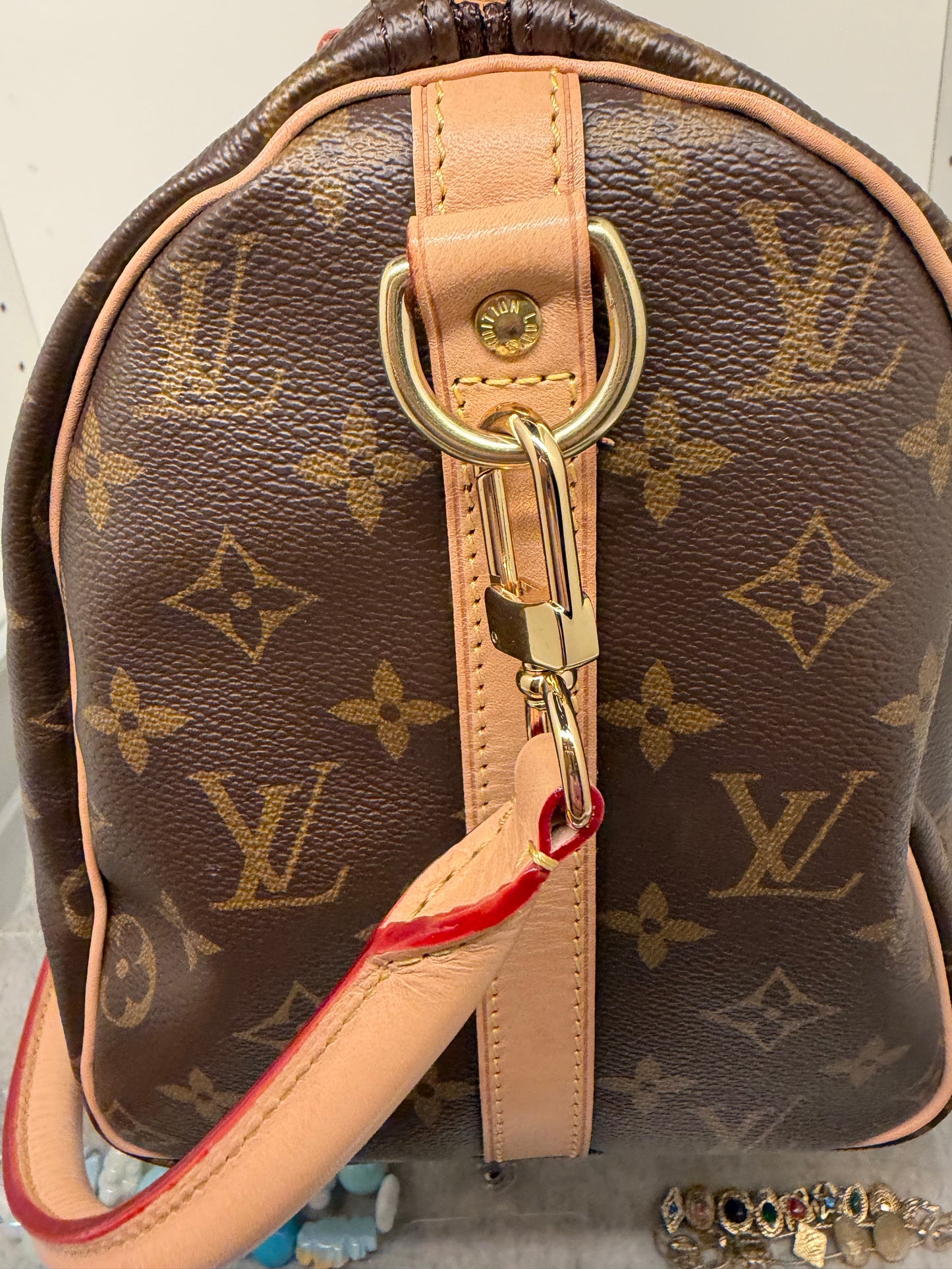 Louis Vuitton Speedy 30 Bandoulière Monogram w/COA Excellent Condition