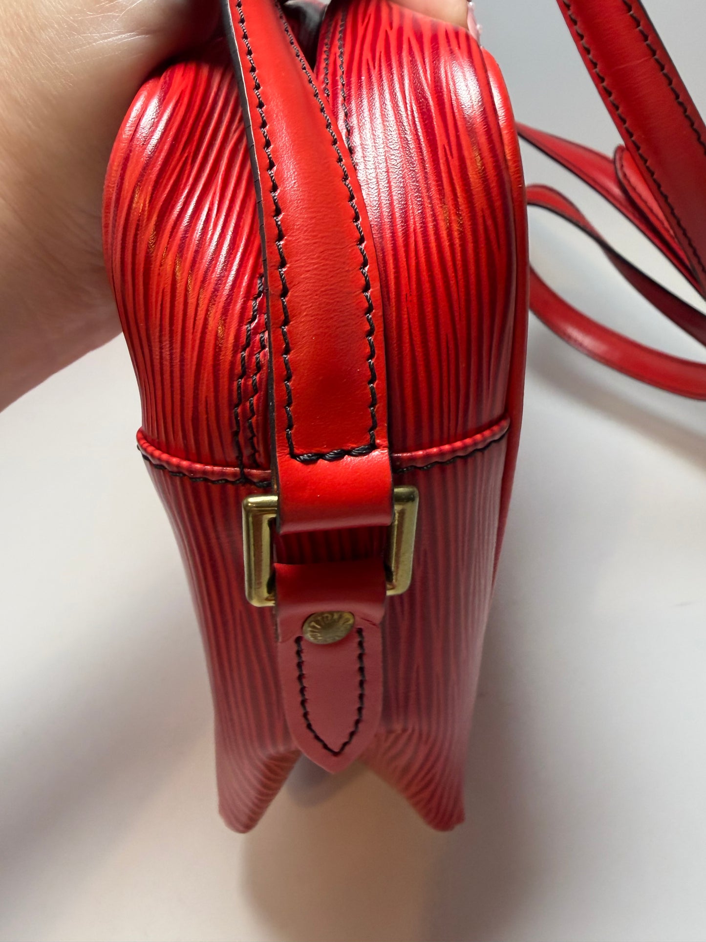 Louis Vuitton Trocadero 27 Red Epi Leather Crossbody