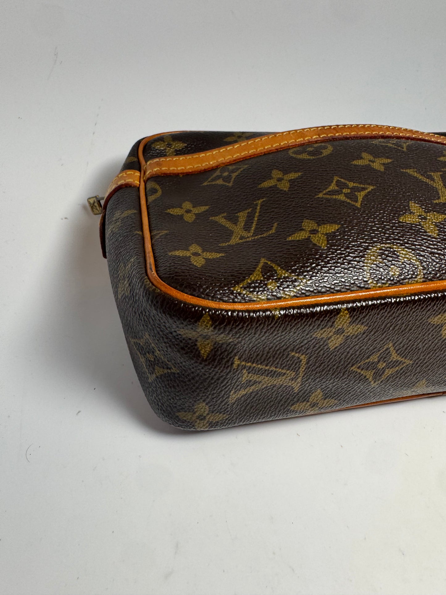 Louis Vuitton Compeigne 23 Clutch Monogram/Toiletry Pouch/Makeup Bag