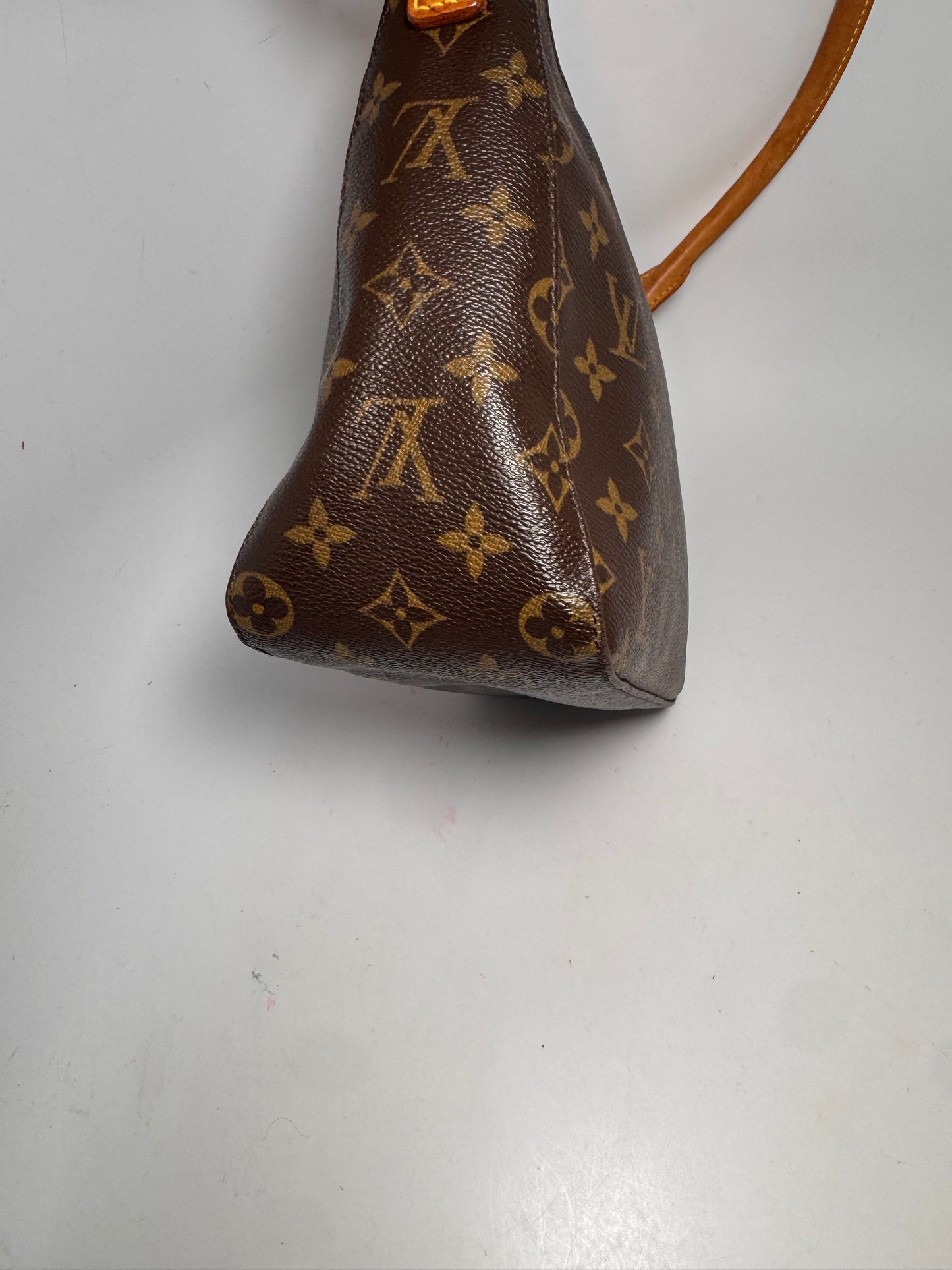 Louis Vuitton Looping MM Monogram Shoulder Bag
