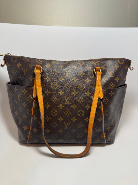 Louis Vuitton Totally MM Monogram Tote