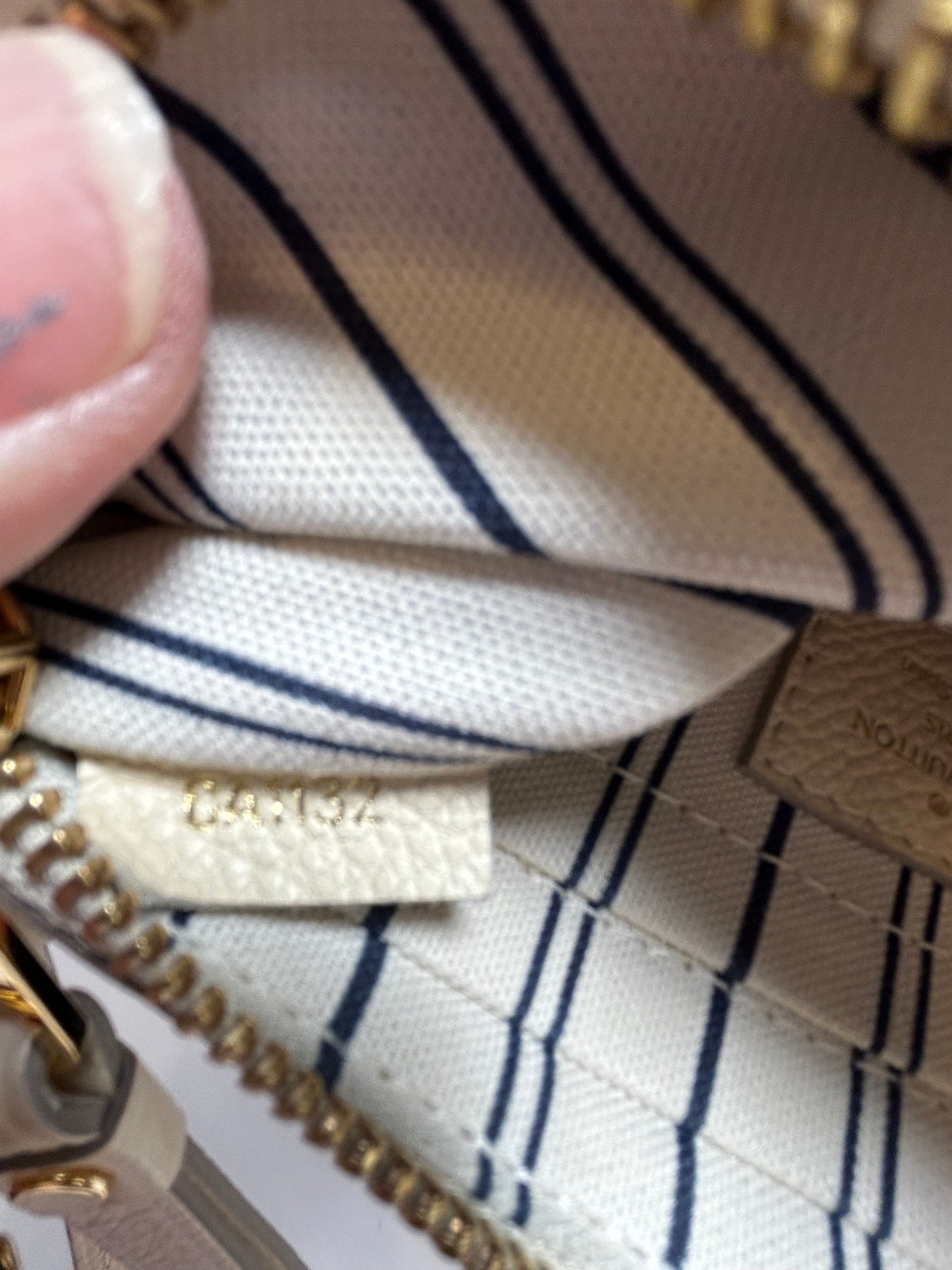 Louis Vuitton Citadine GM Pochette in Cream Empriente Leather