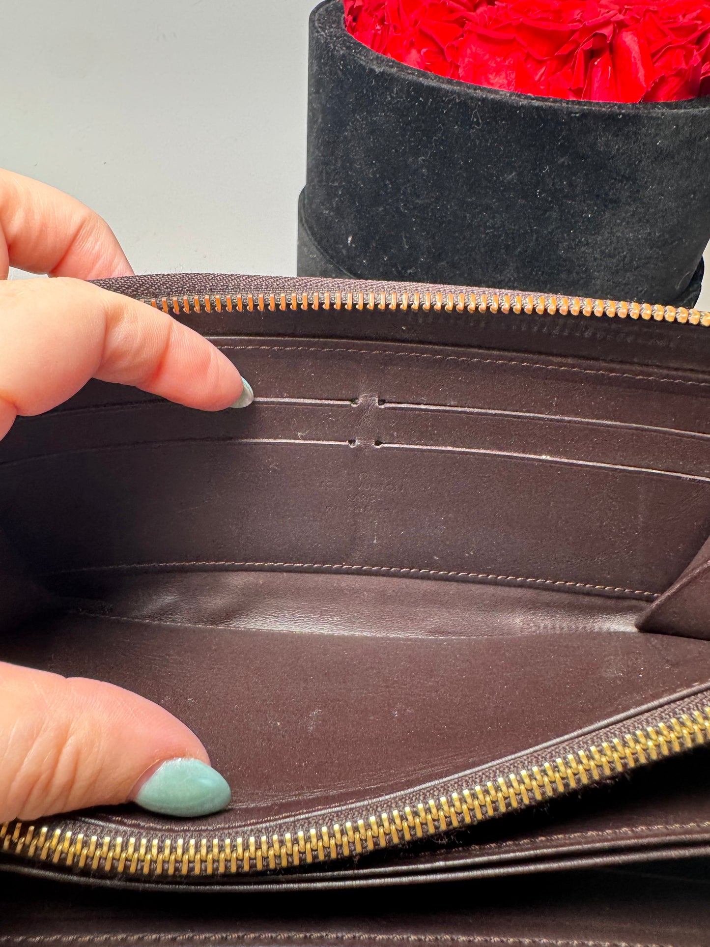 Louis Vuitton Plum Vernis Leather Zippy Wallet