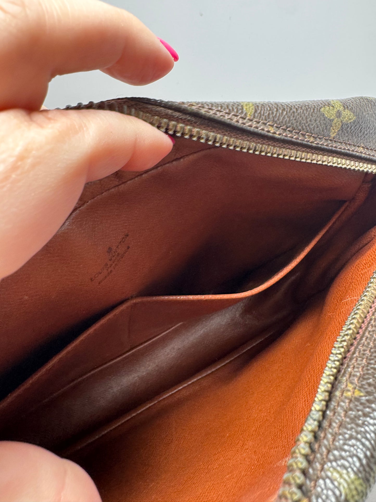Louis Vuitton Compiegne 28 Pouch/Toiletry Bag