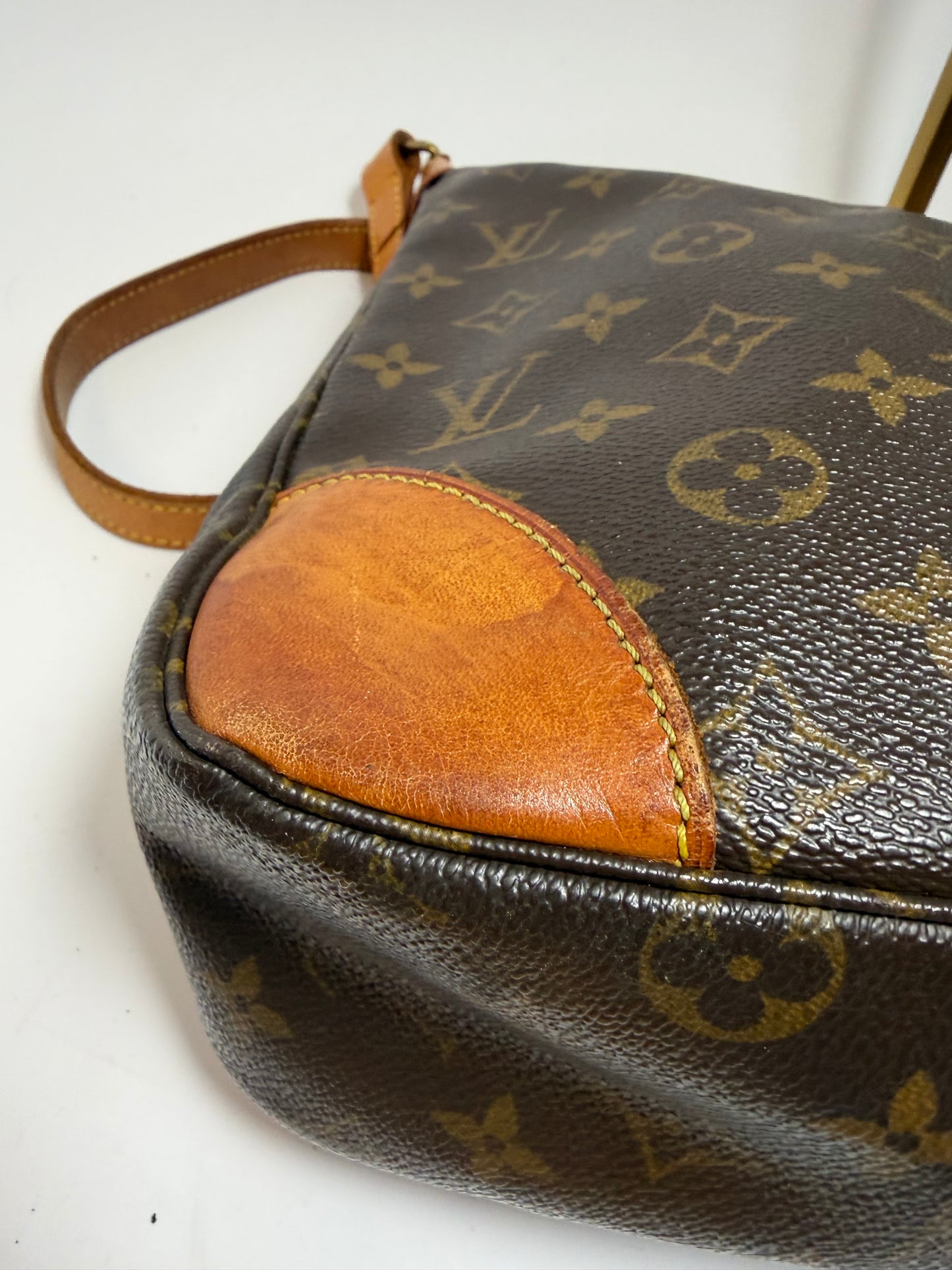 Louis Vuitton Boulogne 30 Monogram Shoulder Bag