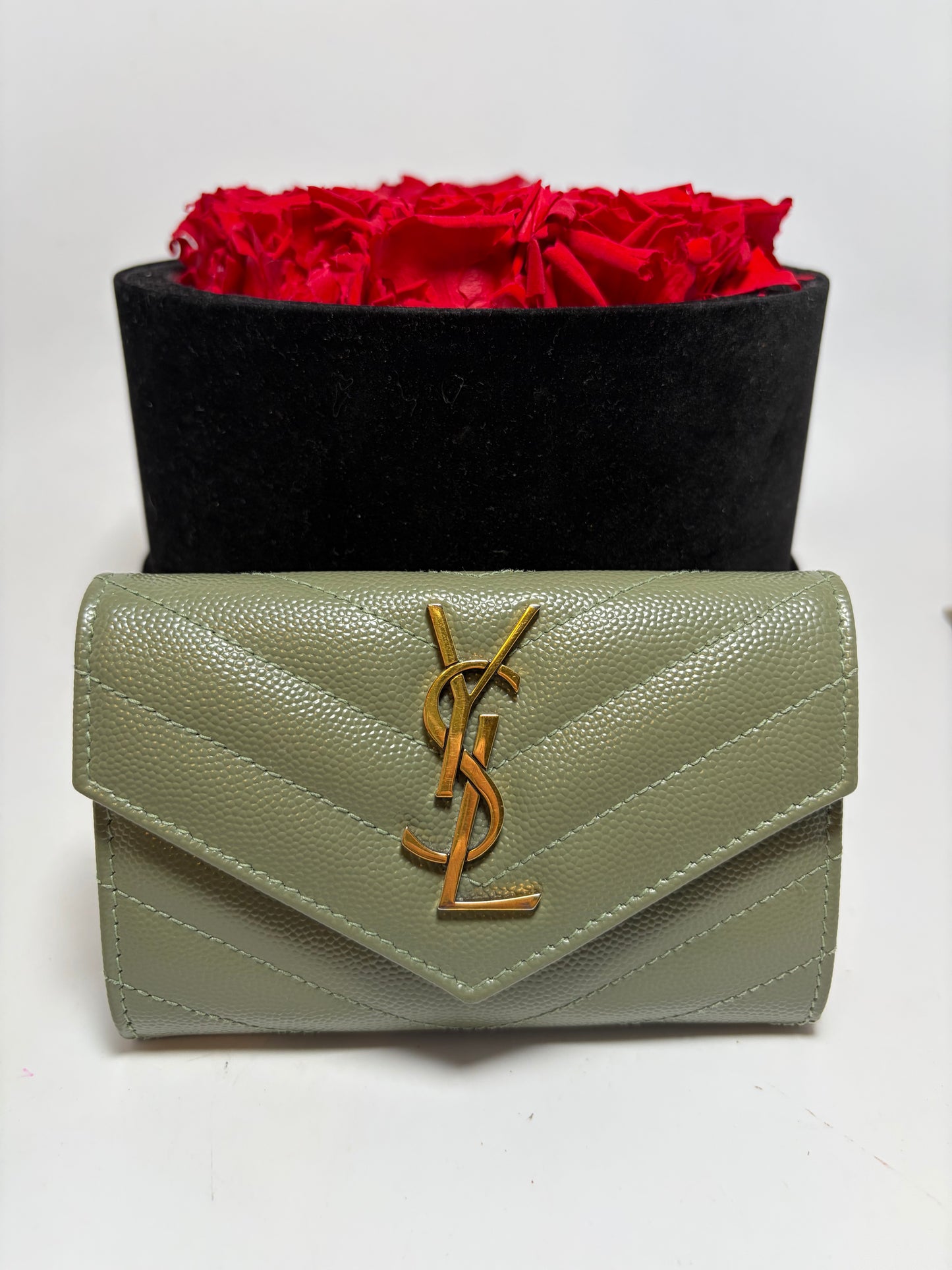 Saint Laurent Grain De Poudre Matelasse Chevron Small Envelope Wallet Light Sage 2022