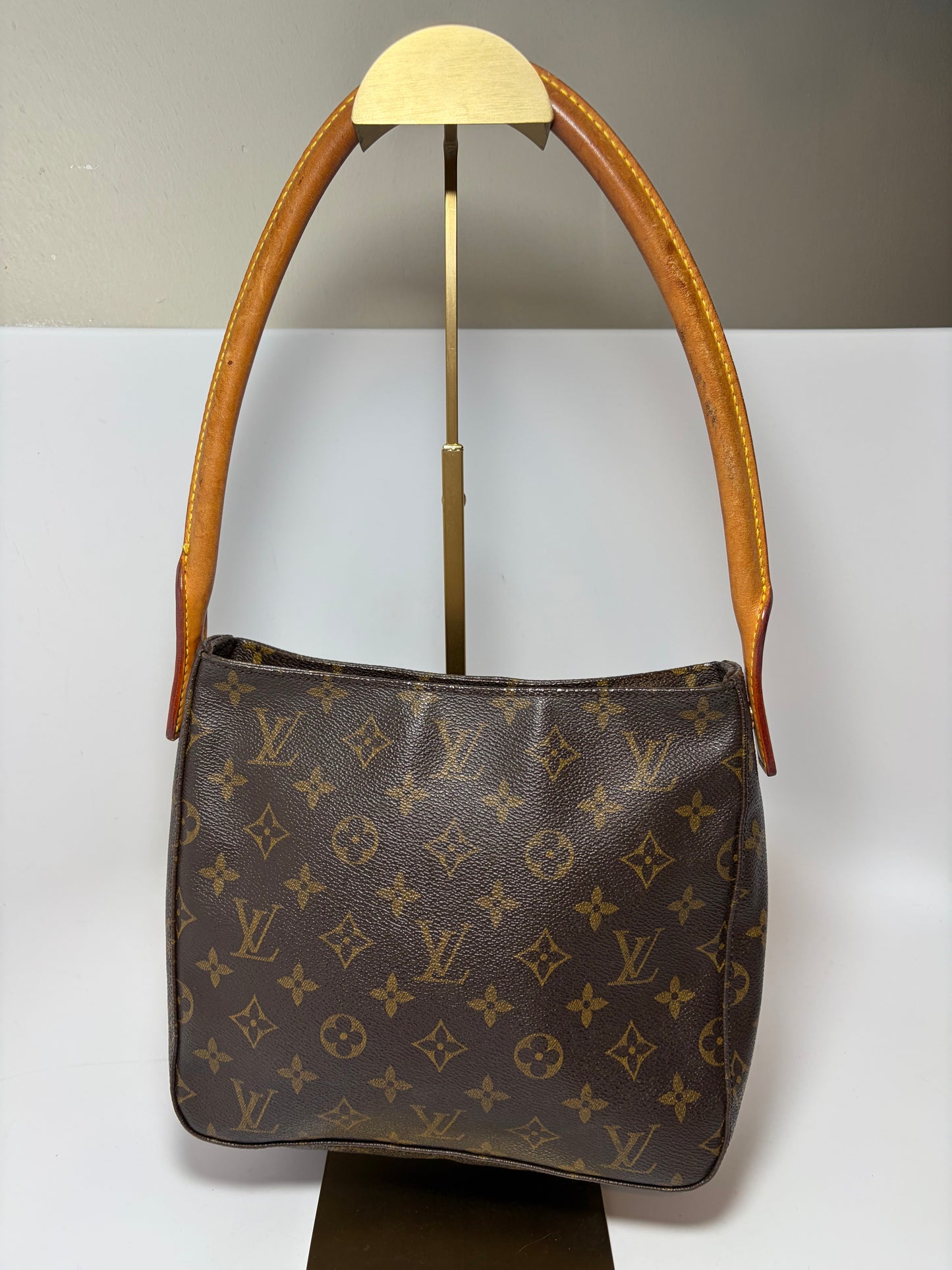 Louis Vuitton Looping MM Monogram Shoulder Bag