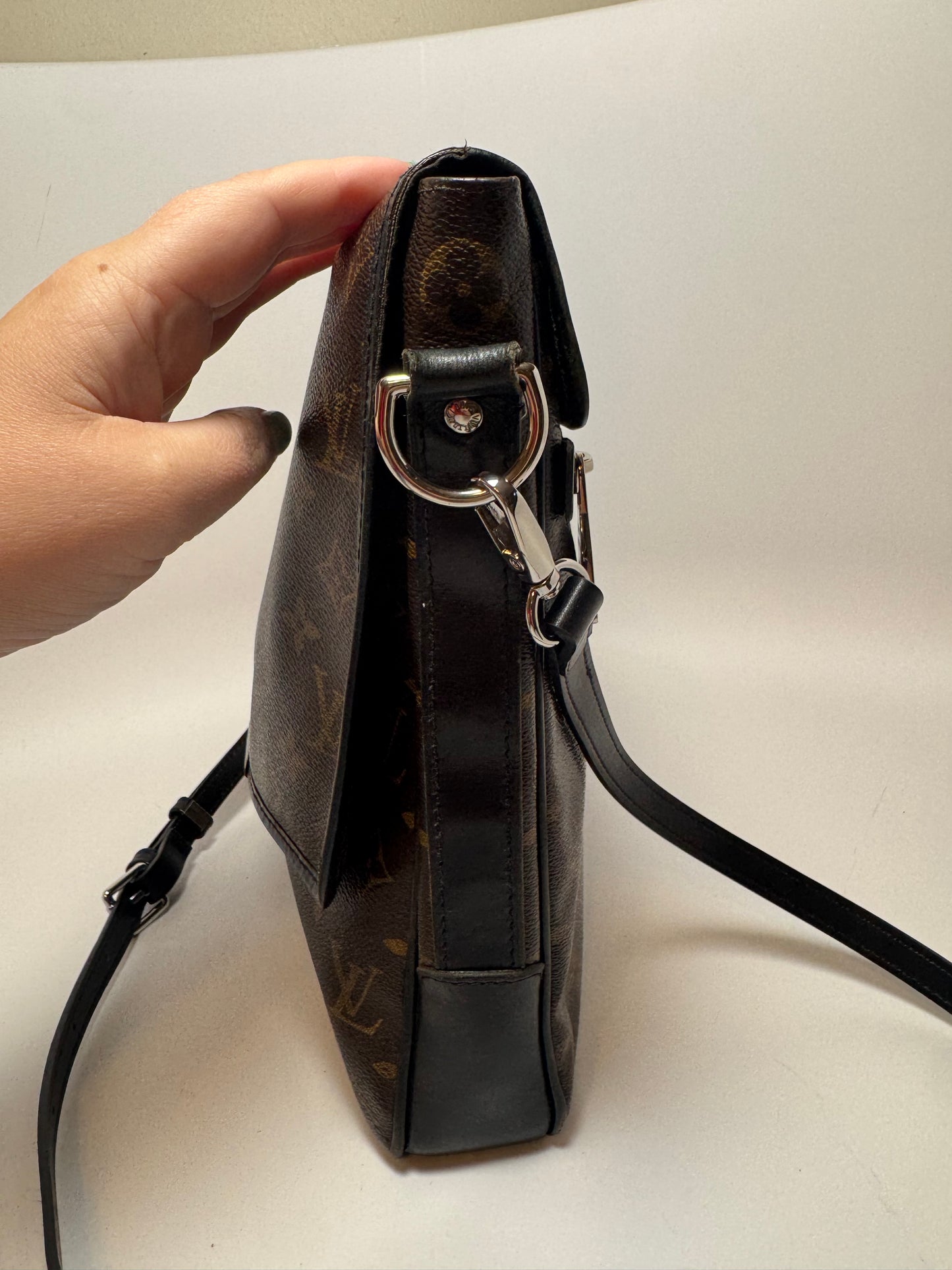 Louis Vuitton Macassar Bass GM Black Leather & Monogram Crossbody
