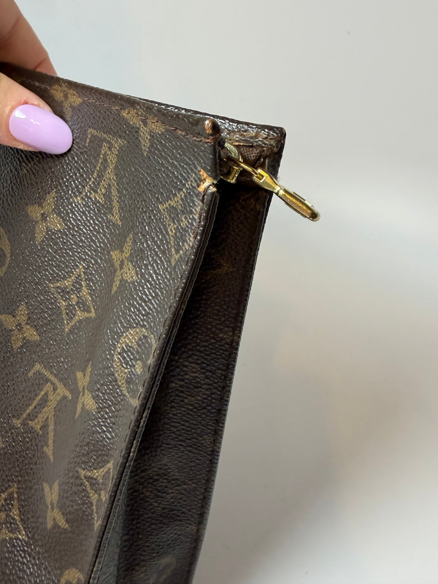 Louis Vuitton Toiletry Pouch 26 Monogram