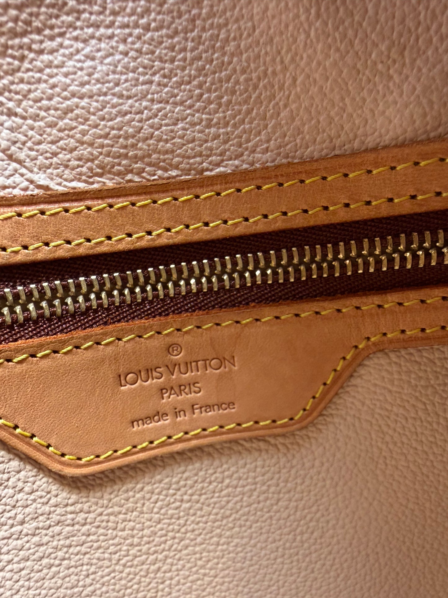 Louis Vuitton Petit Bucket PM Monogram Tote/Shoulder Bag