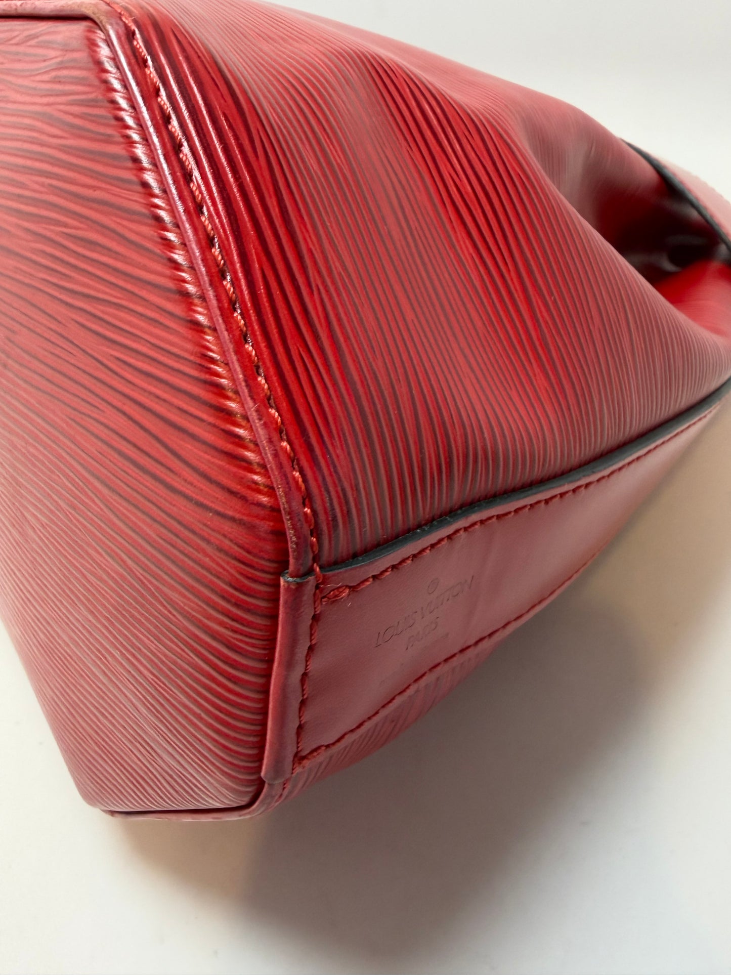 Louis Vuitton Sac D’Epaule PM Castillan red epi leather shoulder bag