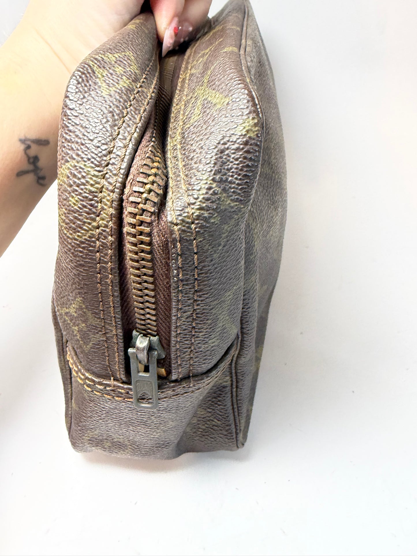 Louis Vuitton Trousse 28 Monogram Pouch/Toiletry Bag